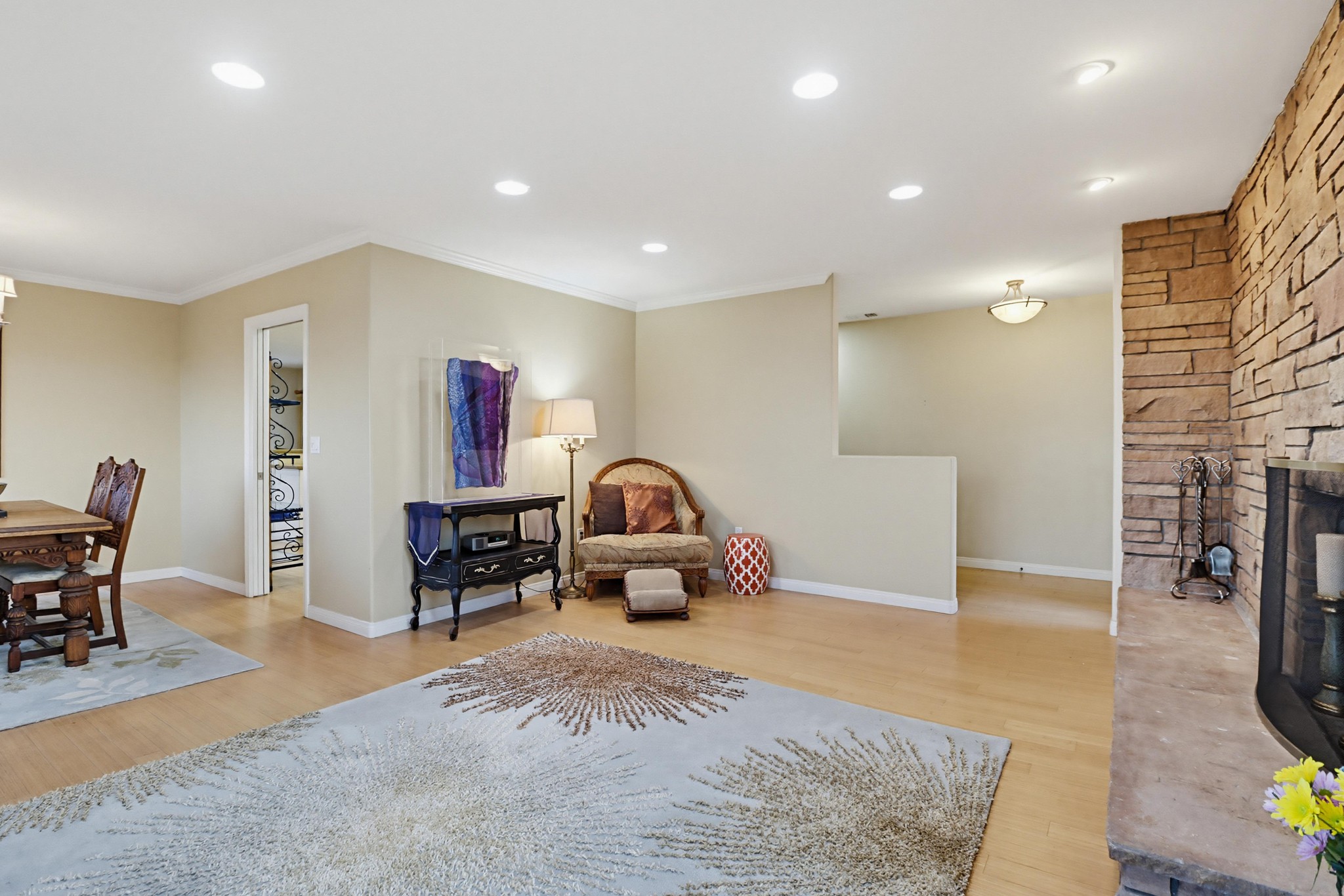 Virtual tour photo 24 of 75 for 2414 Kathleen Pl
