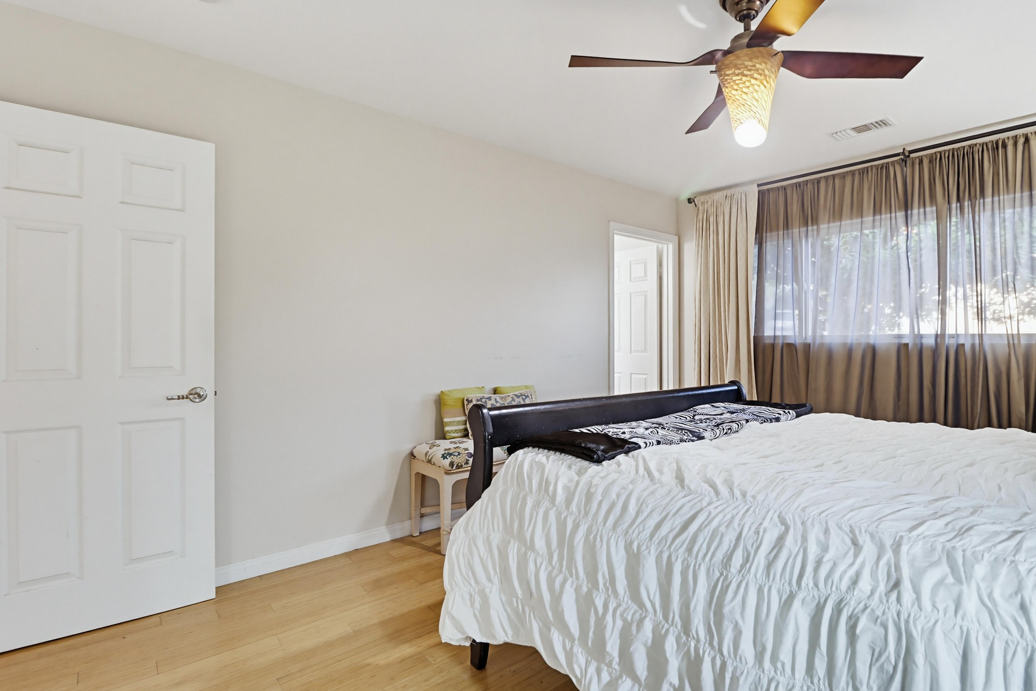 Virtual tour photo 51 of 75 for 2414 Kathleen Pl