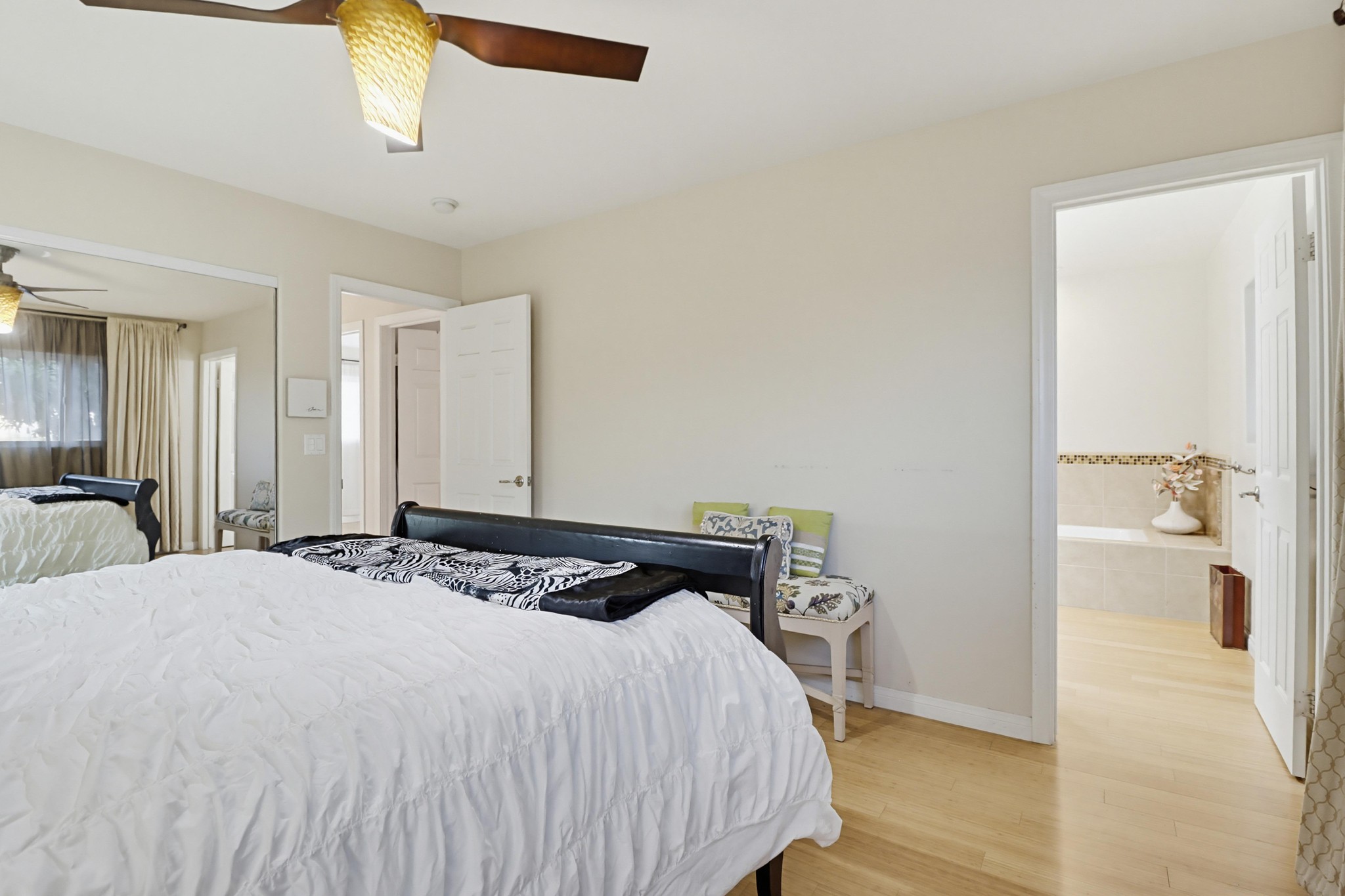 Virtual tour photo 52 of 75 for 2414 Kathleen Pl