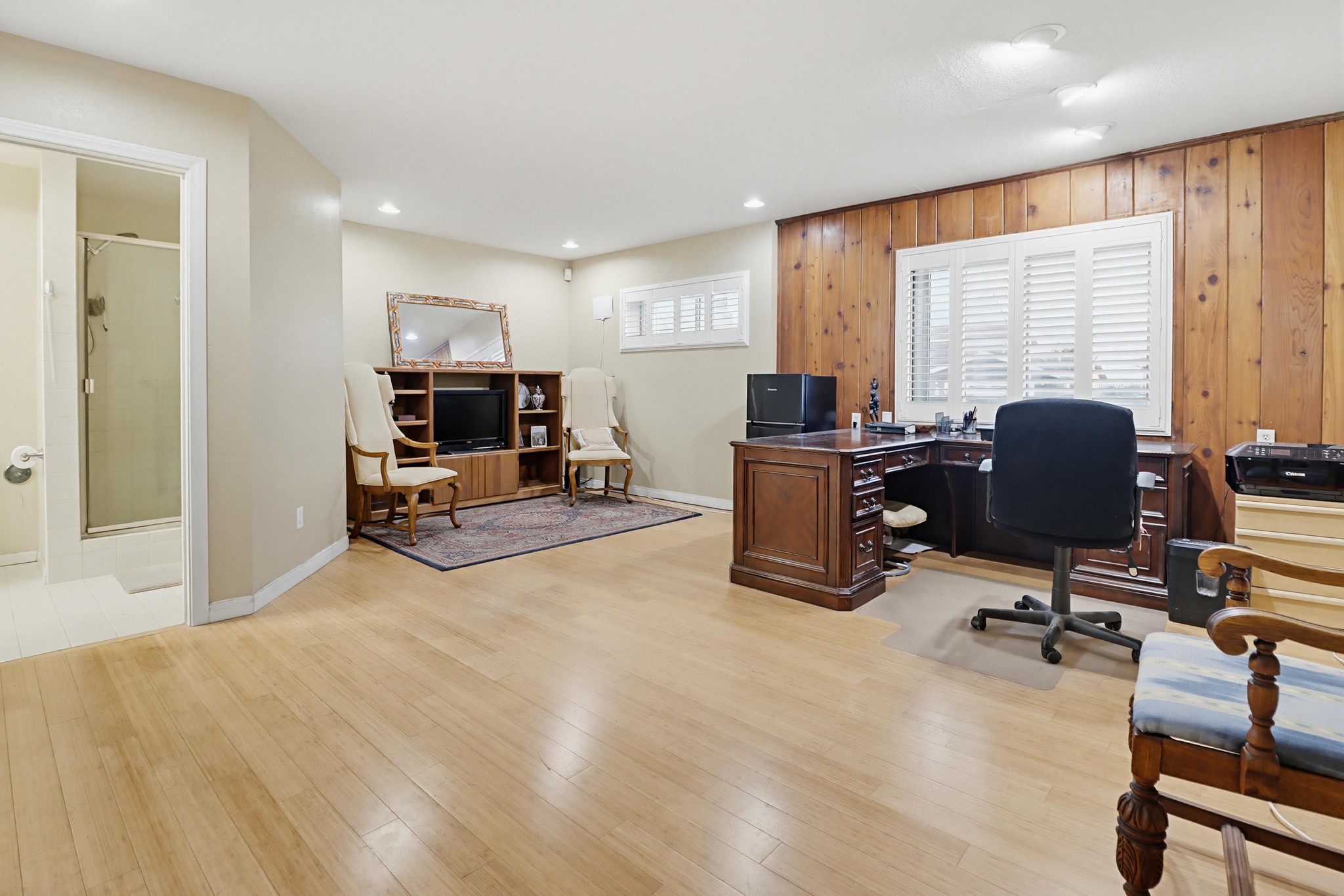 Virtual tour photo 57 of 75 for 2414 Kathleen Pl