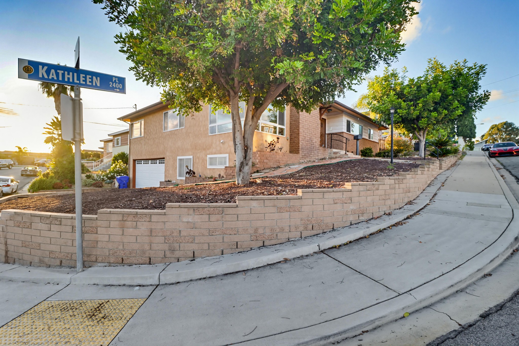 Virtual tour photo 65 of 75 for 2414 Kathleen Pl