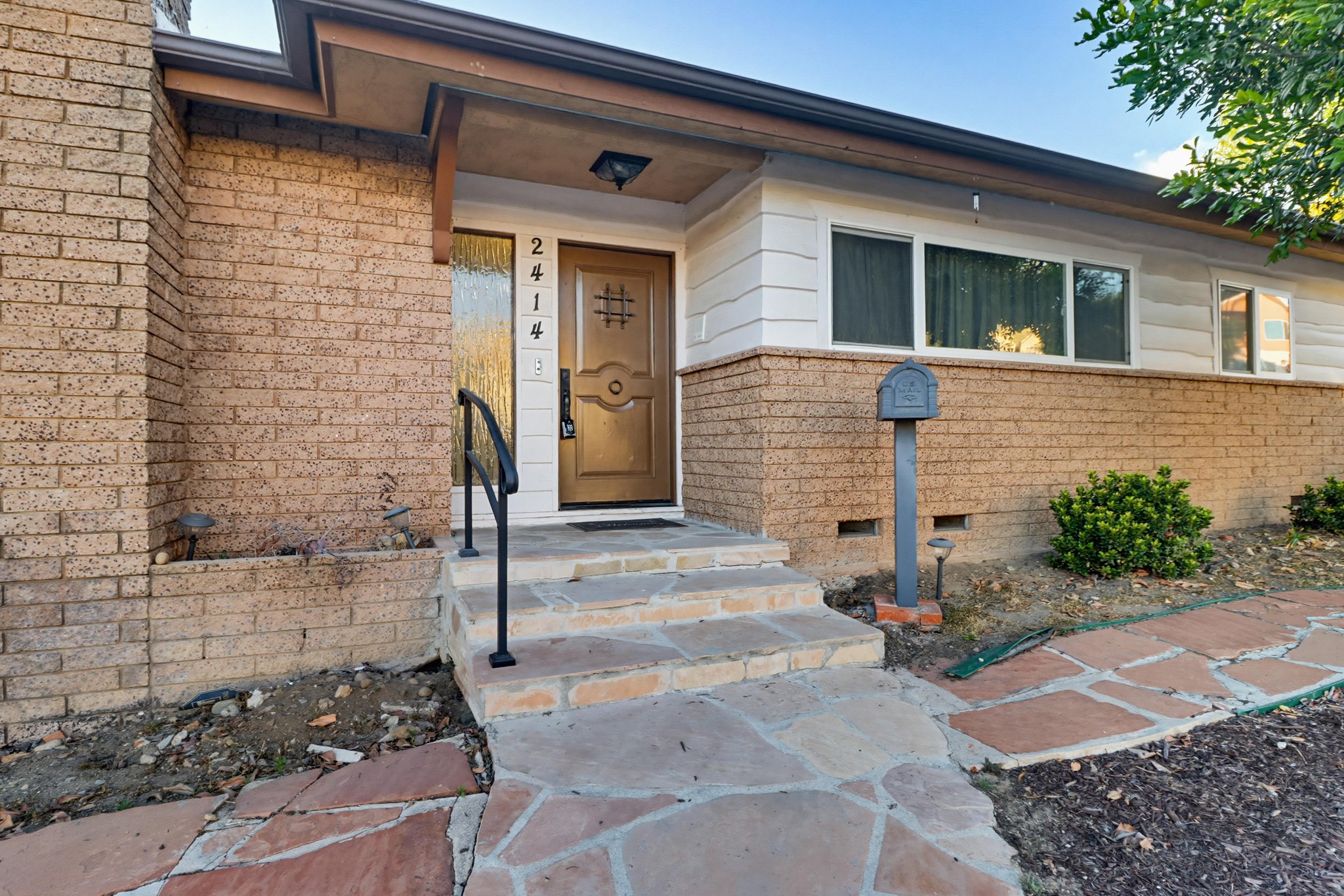 Virtual tour photo 68 of 75 for 2414 Kathleen Pl