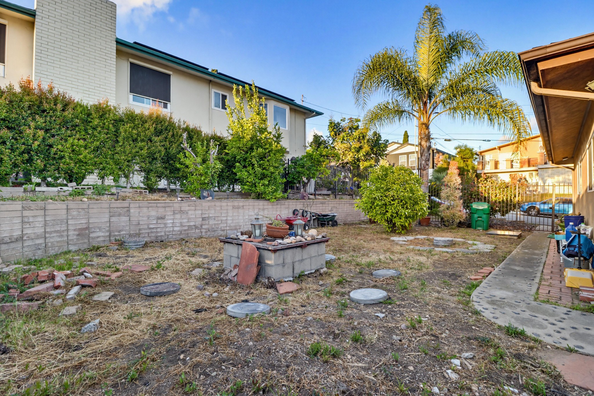 Virtual tour photo 71 of 75 for 2414 Kathleen Pl