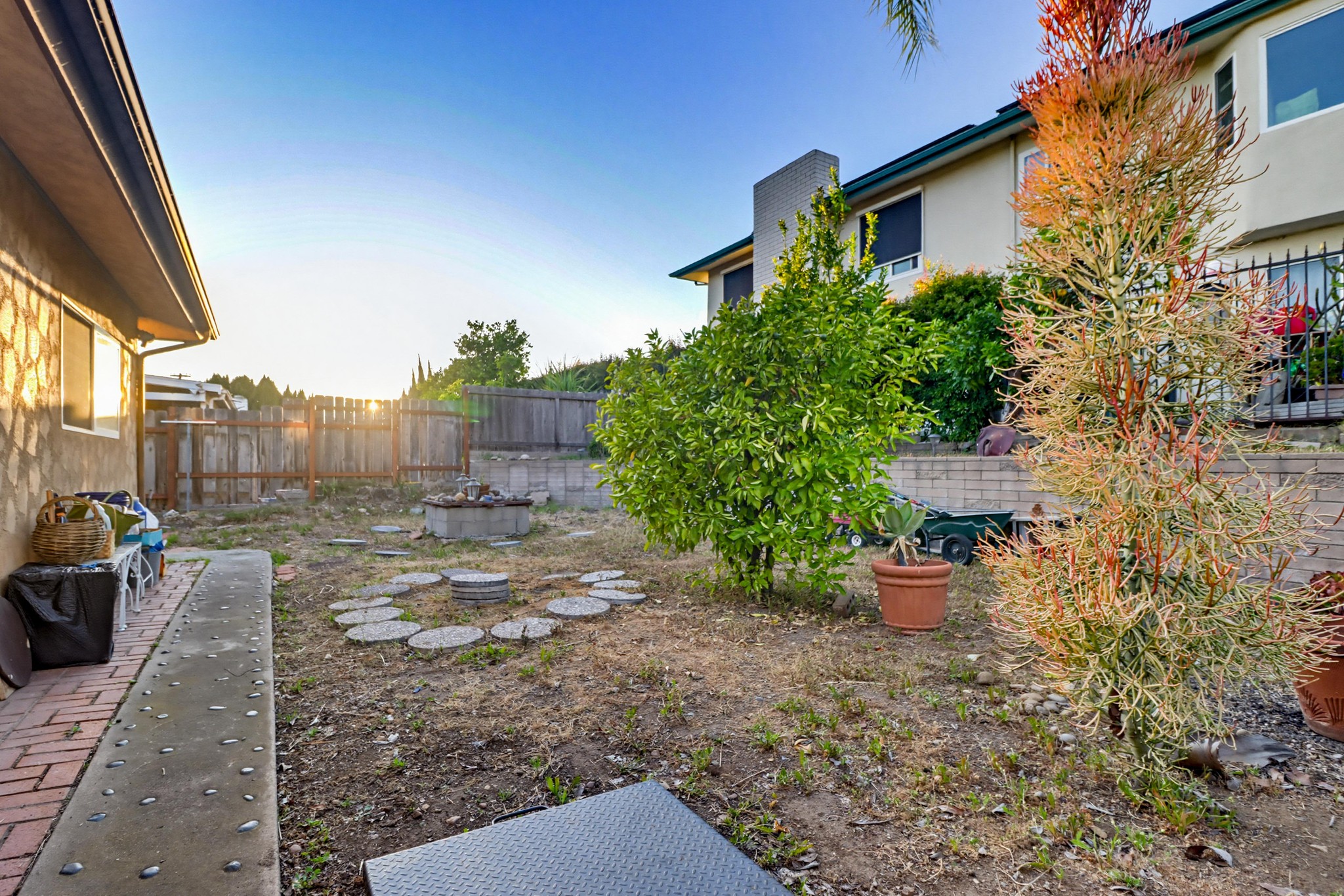 Virtual tour photo 75 of 75 for 2414 Kathleen Pl