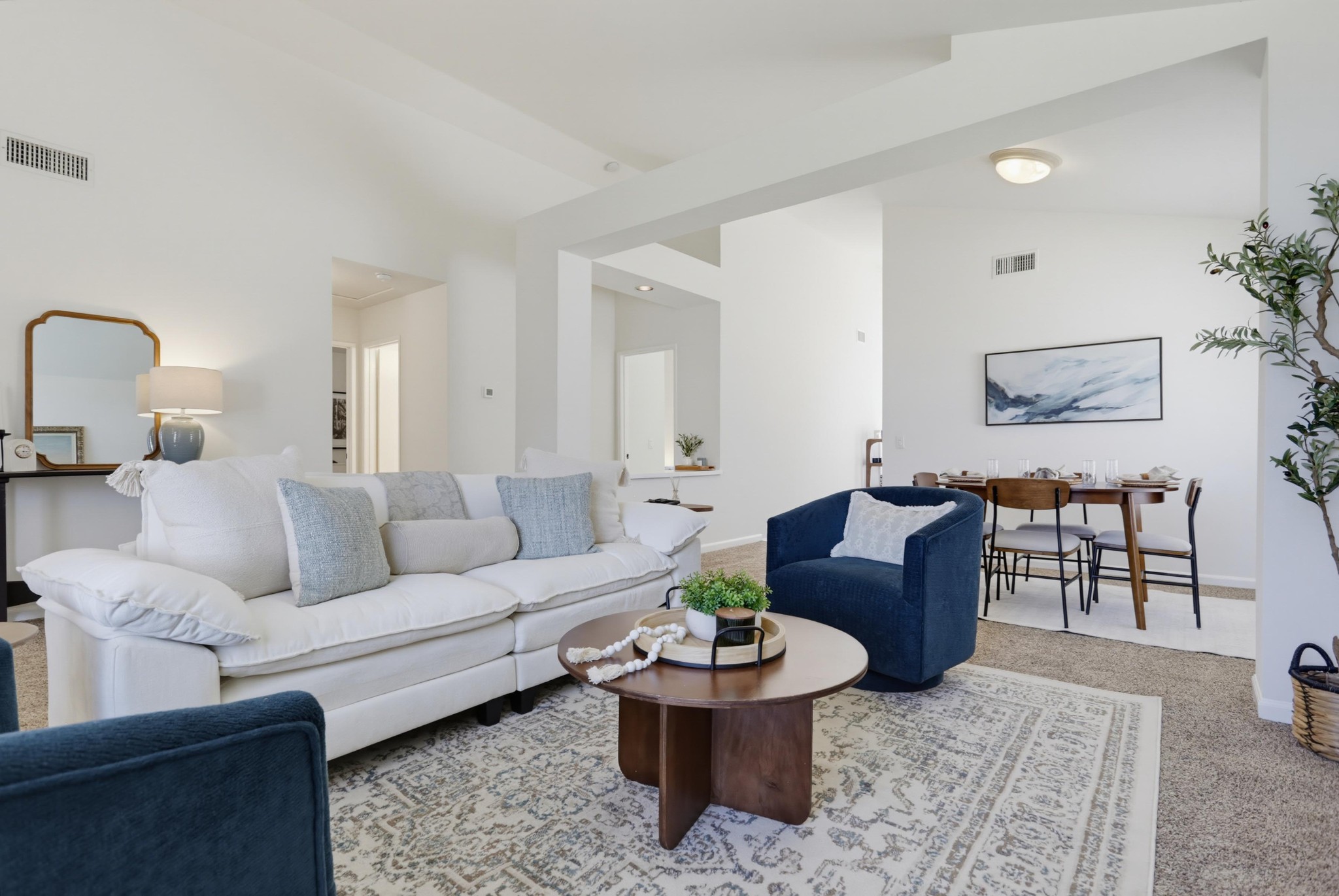 Virtual tour photo 8 of 37 for 2417 Pimlico Pl