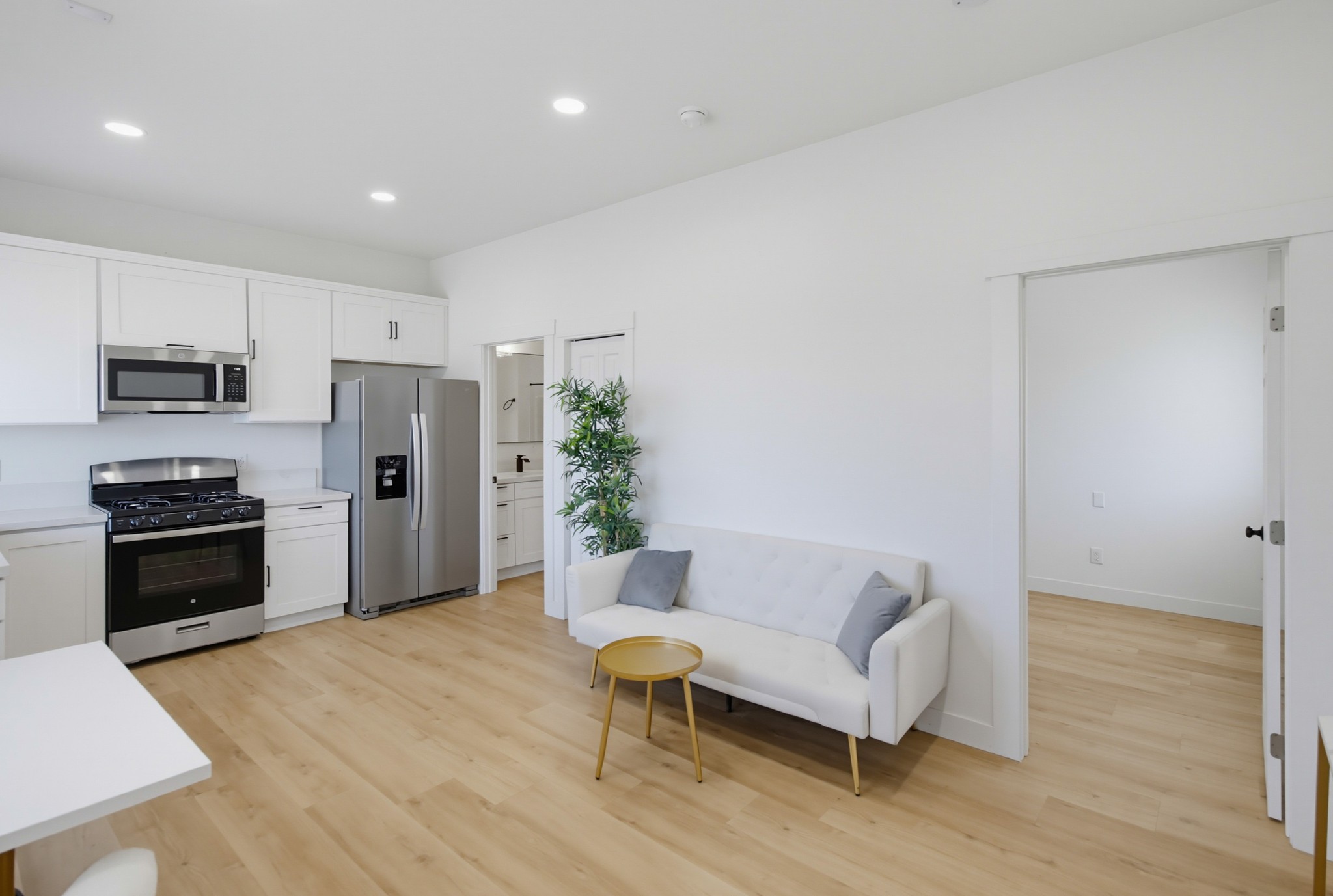 Virtual tour photo 11 of 31 for 242 E California Ave