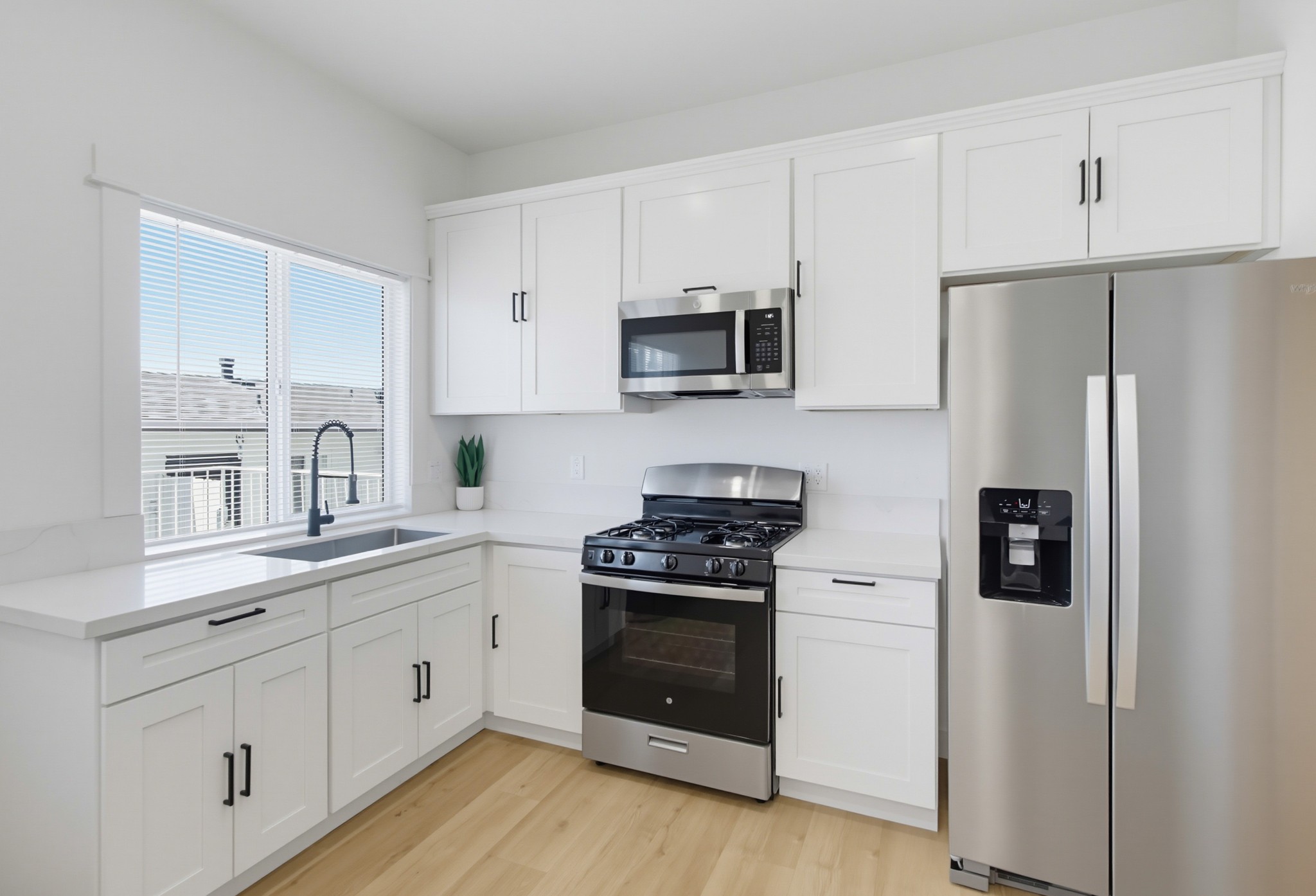 Virtual tour photo 12 of 31 for 242 E California Ave