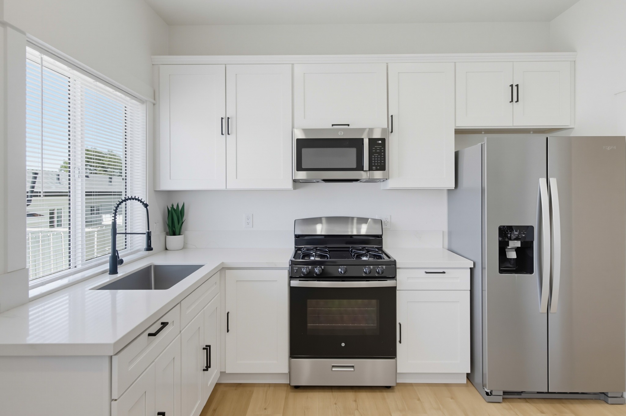 Virtual tour photo 13 of 31 for 242 E California Ave