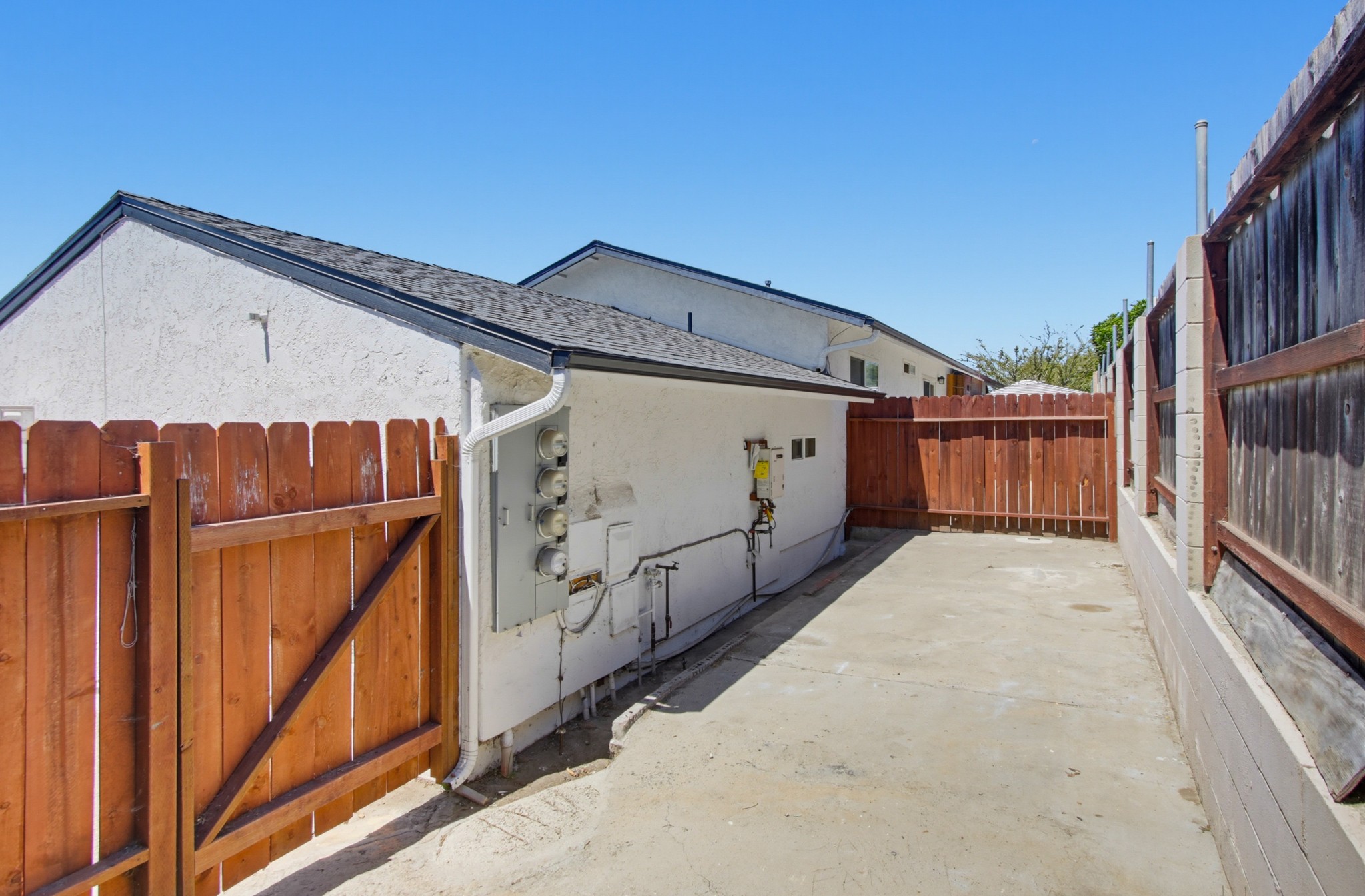 Virtual tour photo 27 of 31 for 242 E California Ave