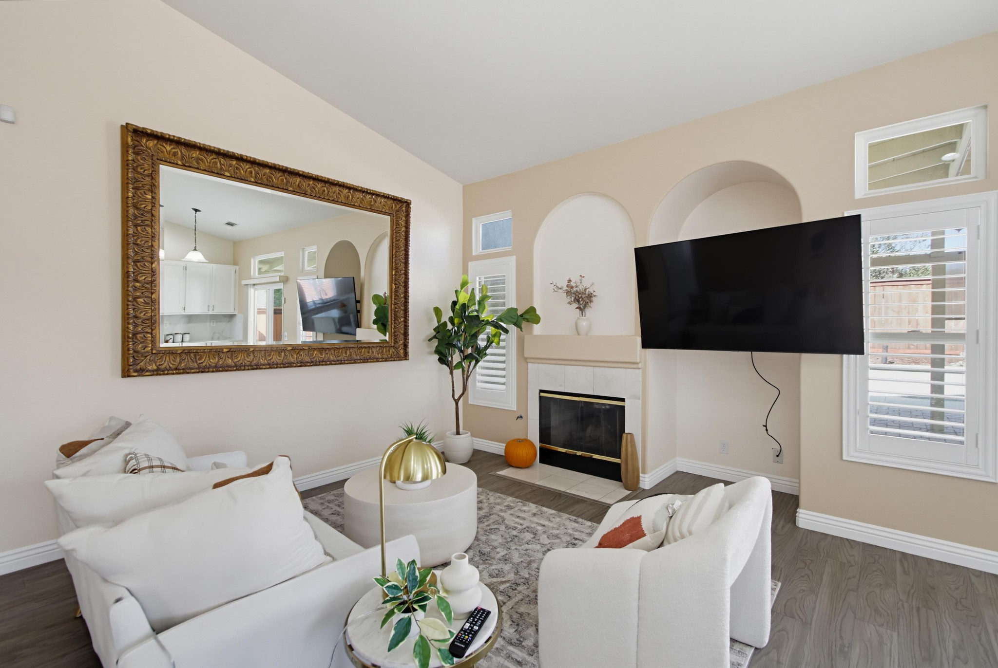 Virtual tour photo 5 of 11 for 2420 Linda Ct