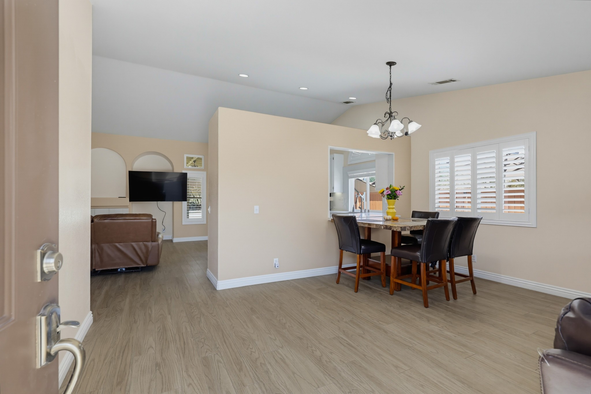 Virtual tour photo 7 of 62 for 2420 Linda Ct