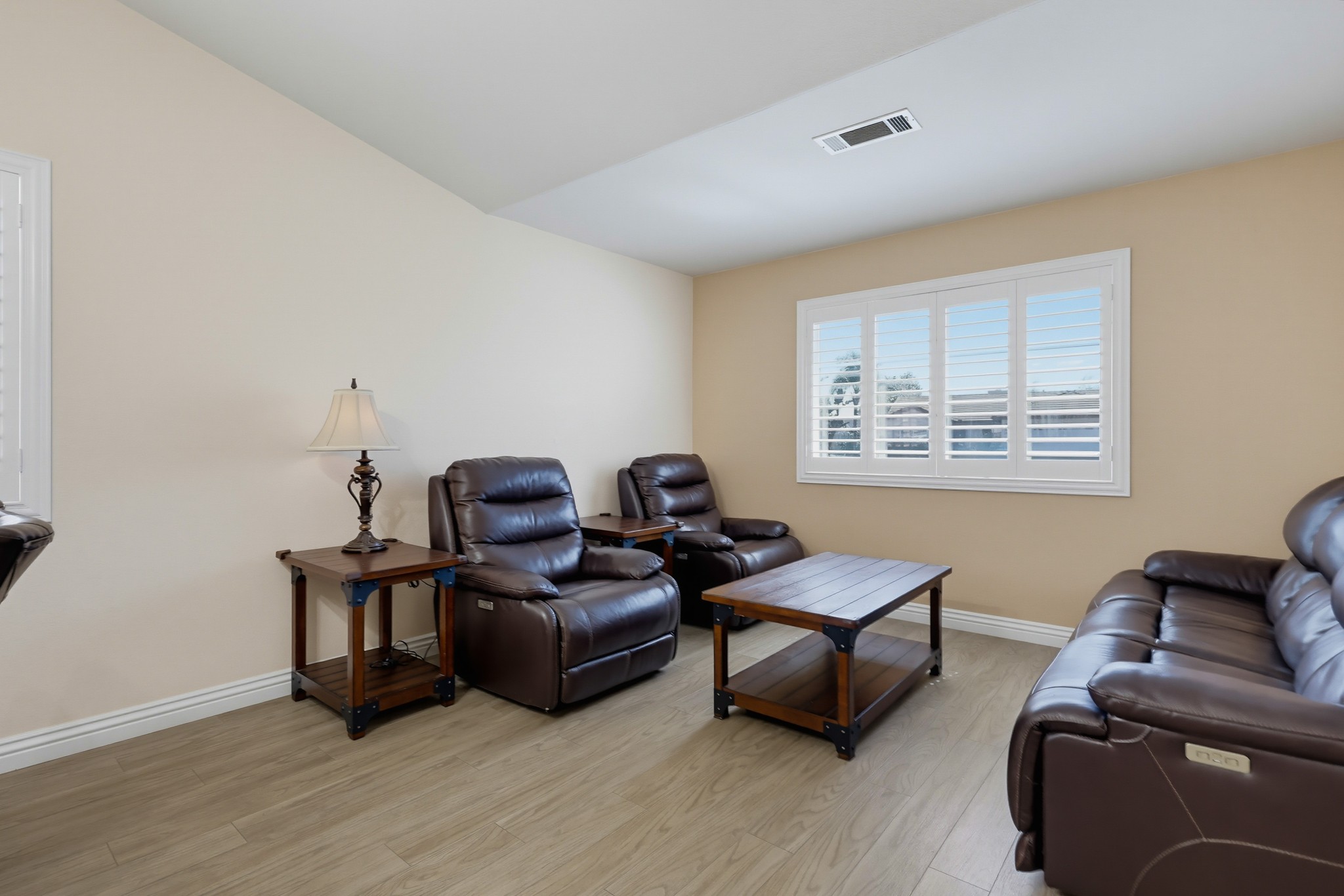 Virtual tour photo 9 of 62 for 2420 Linda Ct