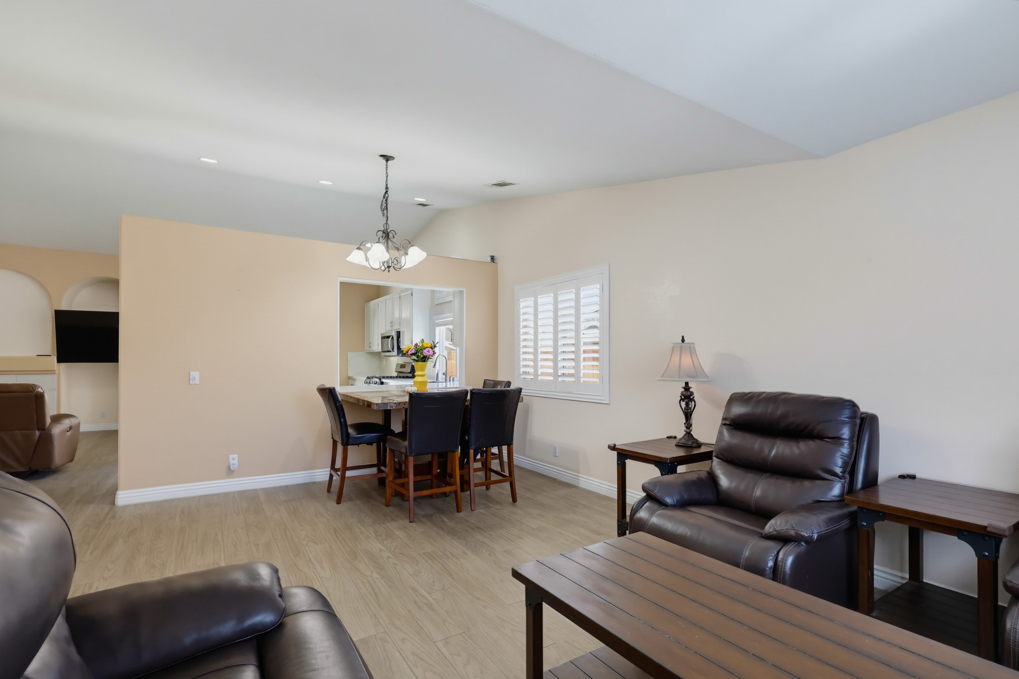 Virtual tour photo 10 of 62 for 2420 Linda Ct