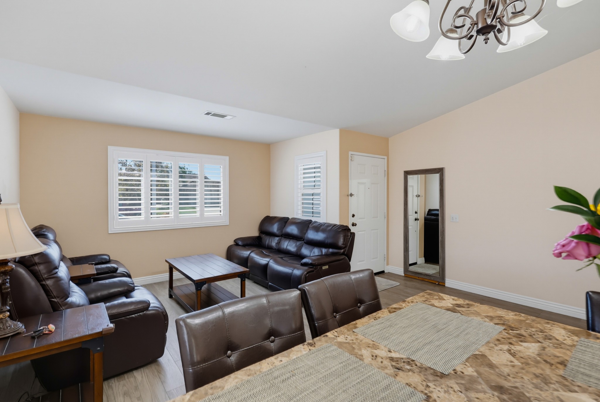 Virtual tour photo 12 of 62 for 2420 Linda Ct