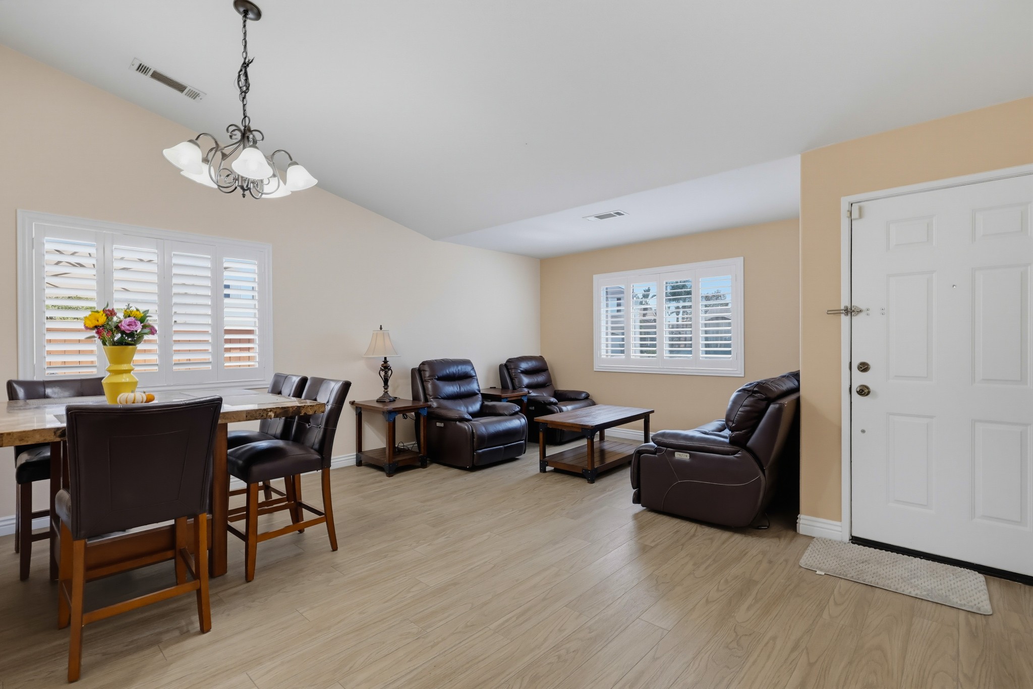 Virtual tour photo 14 of 62 for 2420 Linda Ct
