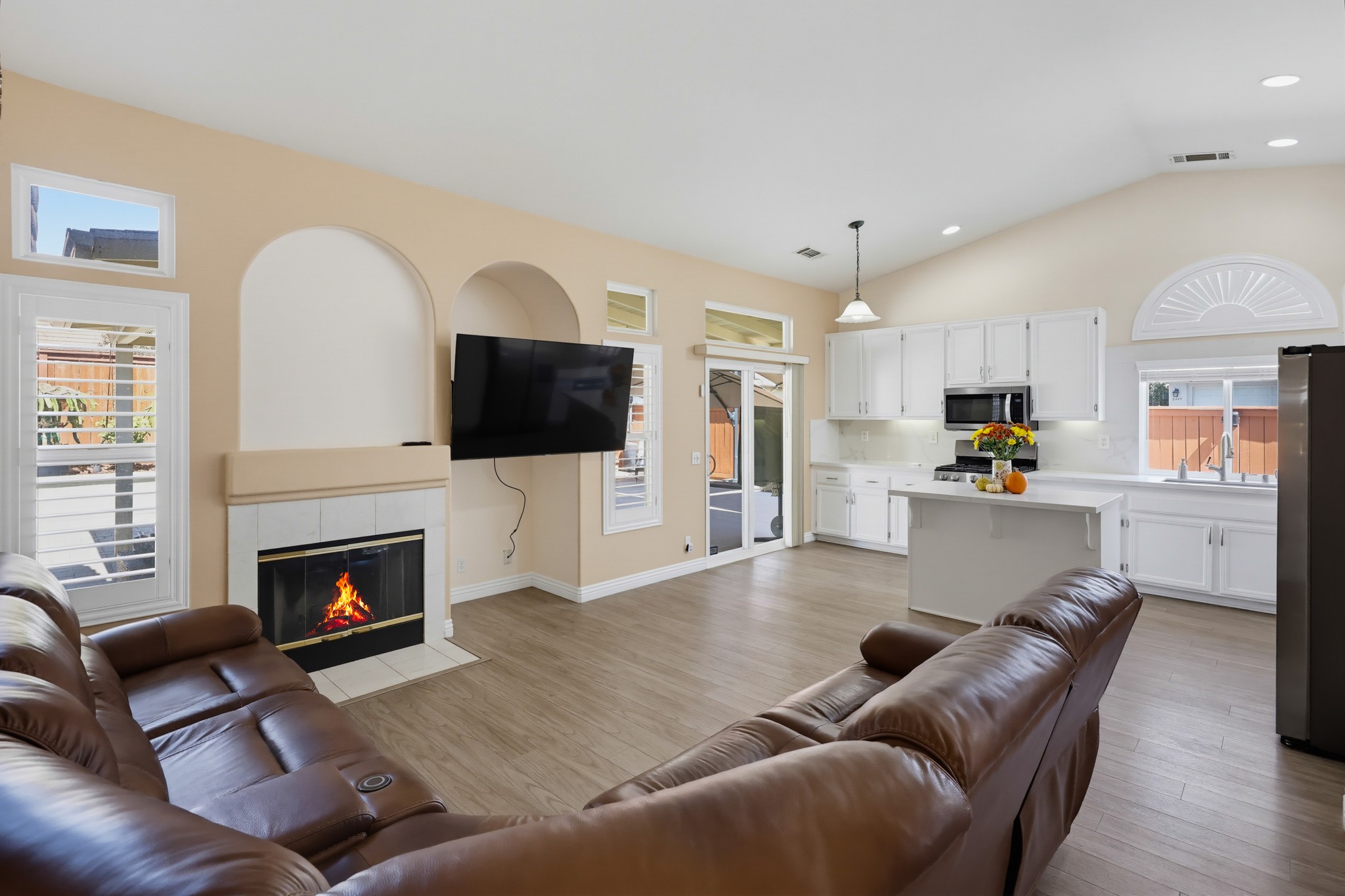 Virtual tour photo 16 of 62 for 2420 Linda Ct