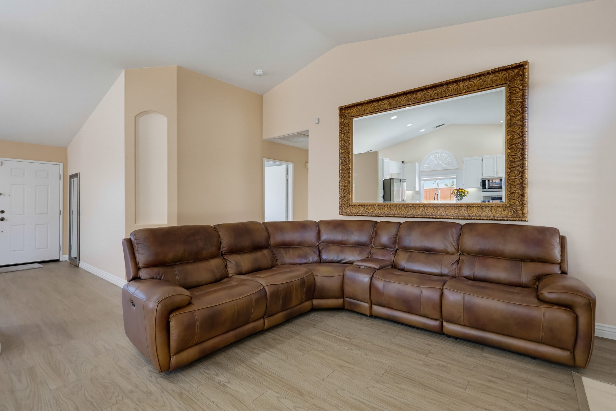 Virtual tour photo 18 of 62 for 2420 Linda Ct