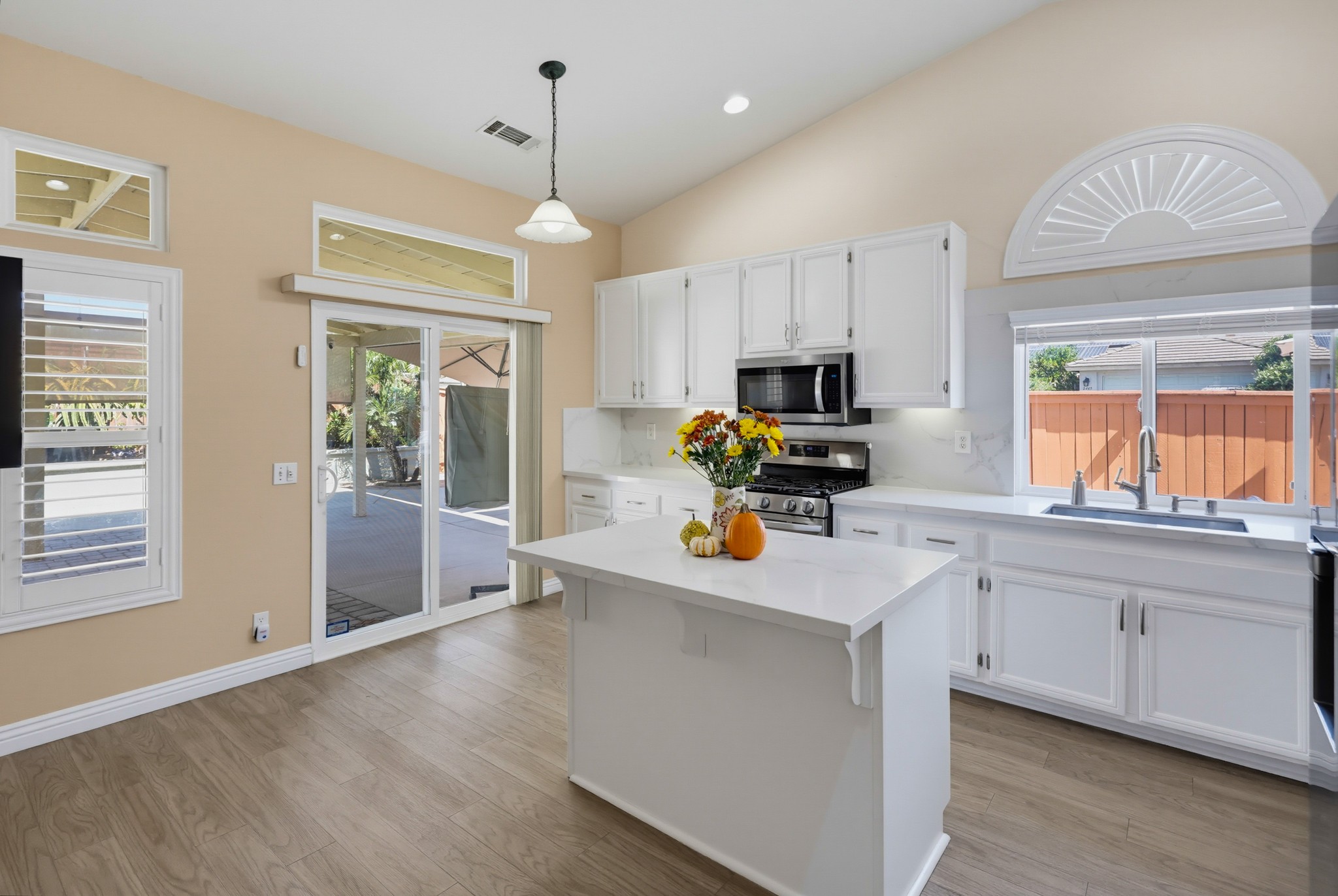 Virtual tour photo 19 of 62 for 2420 Linda Ct