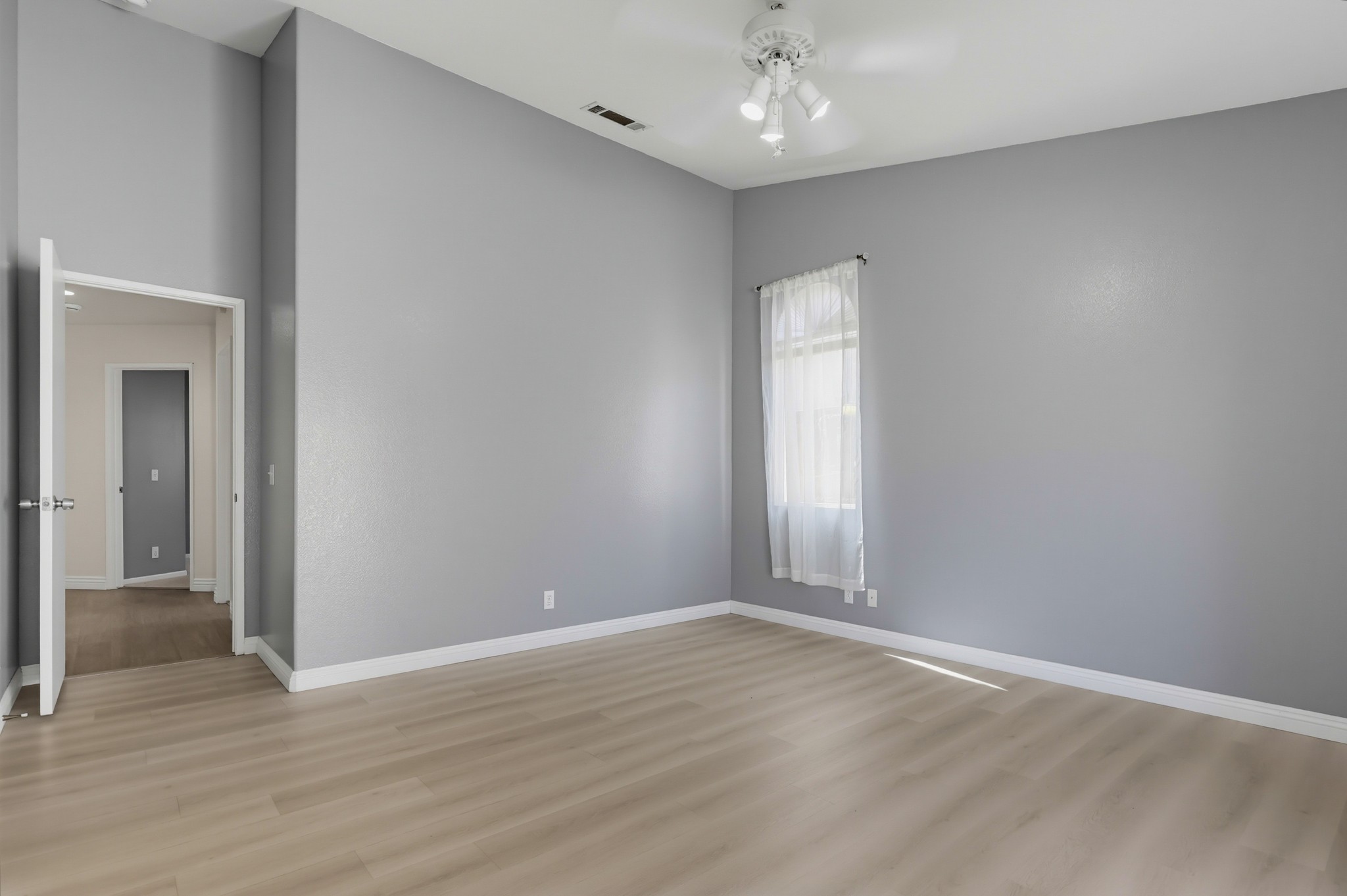 Virtual tour photo 32 of 62 for 2420 Linda Ct