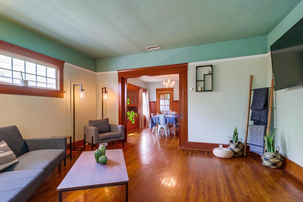 Virtual tour photo 9 of 33 for 2422 J St