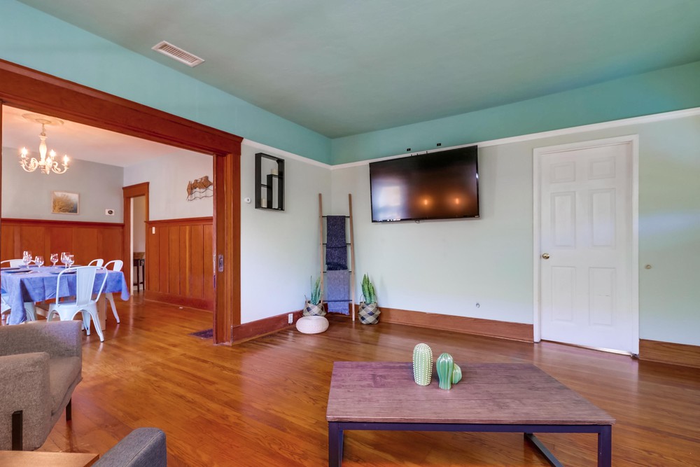 Virtual tour photo 10 of 33 for 2422 J St