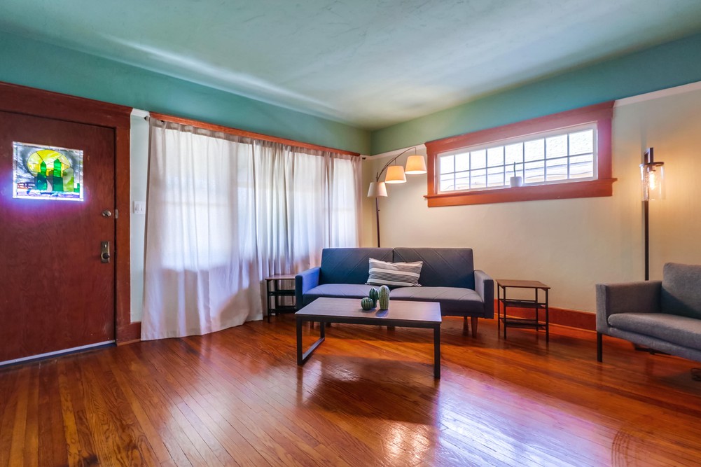 Virtual tour photo 11 of 33 for 2422 J St