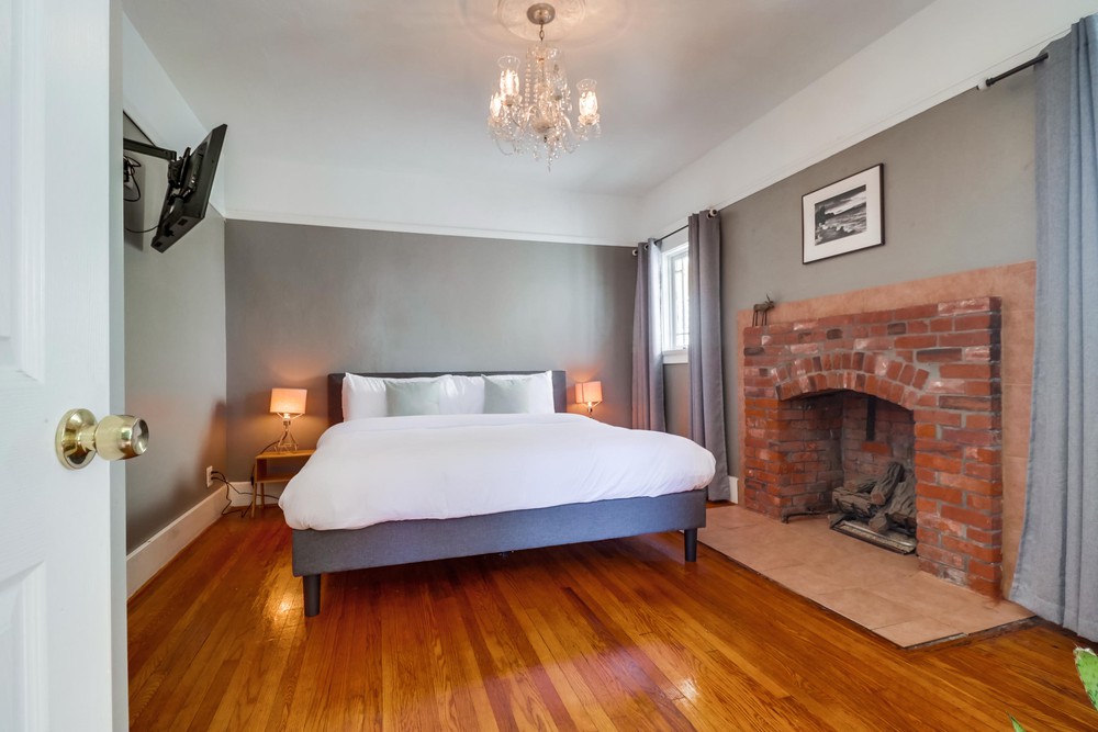 Virtual tour photo 24 of 33 for 2422 J St