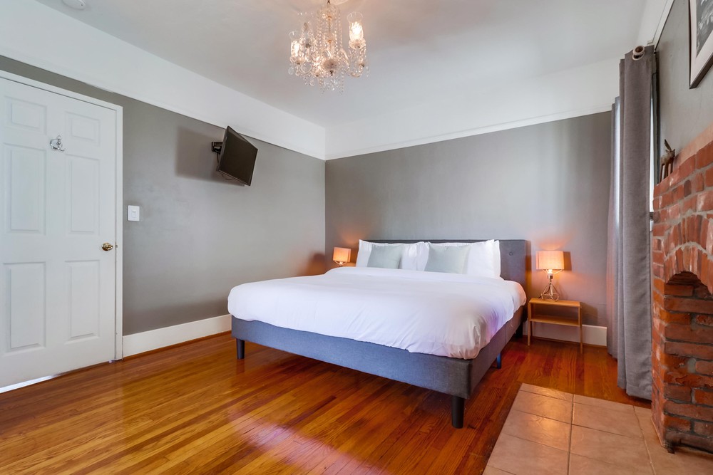Virtual tour photo 26 of 33 for 2422 J St