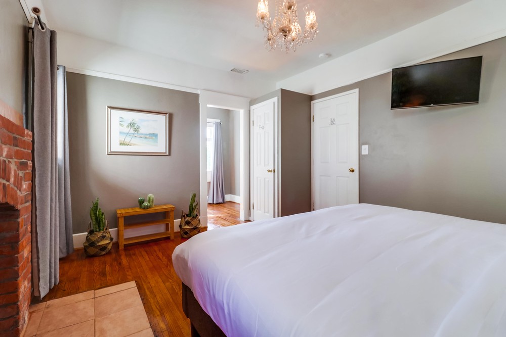 Virtual tour photo 27 of 33 for 2422 J St