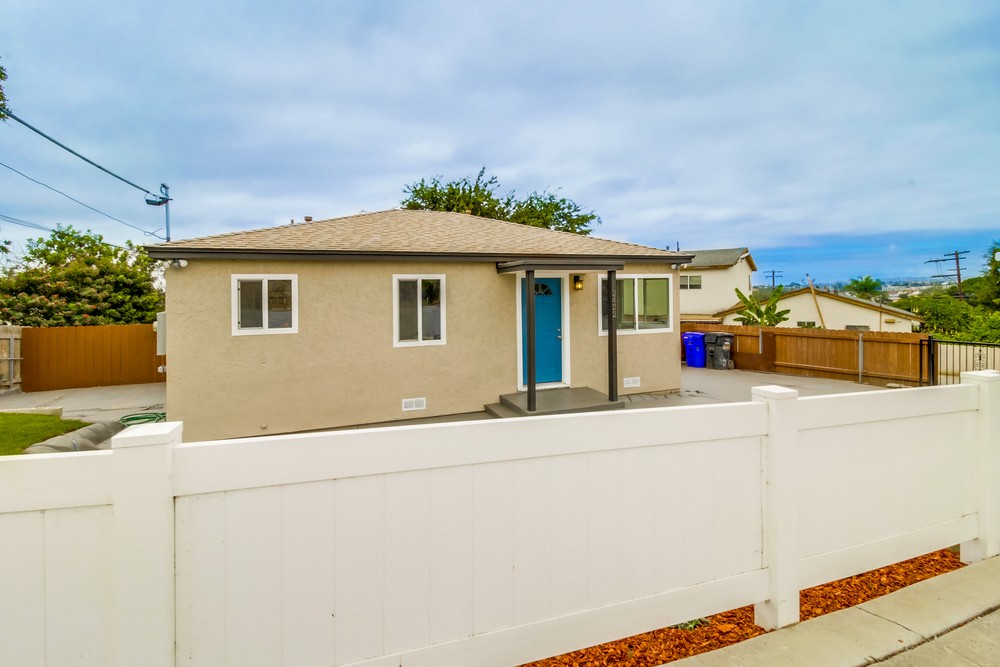 Virtual tour photo 1 of 47 for 2422 W Jewett St