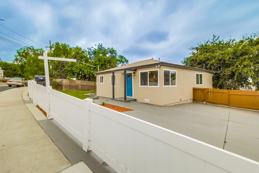 Virtual tour photo 4 of 47 for 2422 W Jewett St