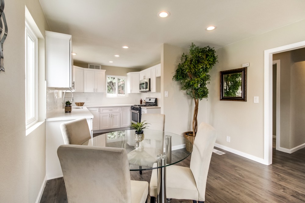 Virtual tour photo 17 of 47 for 2422 W Jewett St