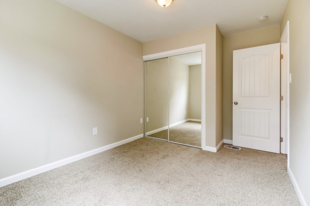 Virtual tour photo 30 of 47 for 2422 W Jewett St