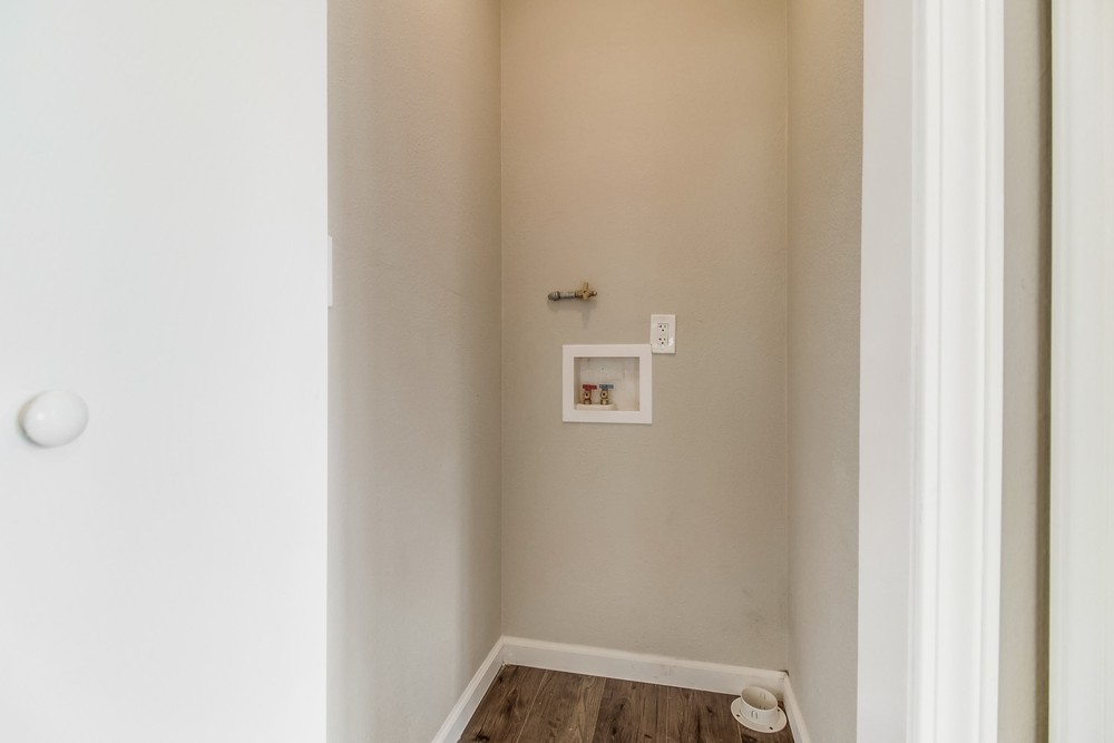 Virtual tour photo 35 of 47 for 2422 W Jewett St