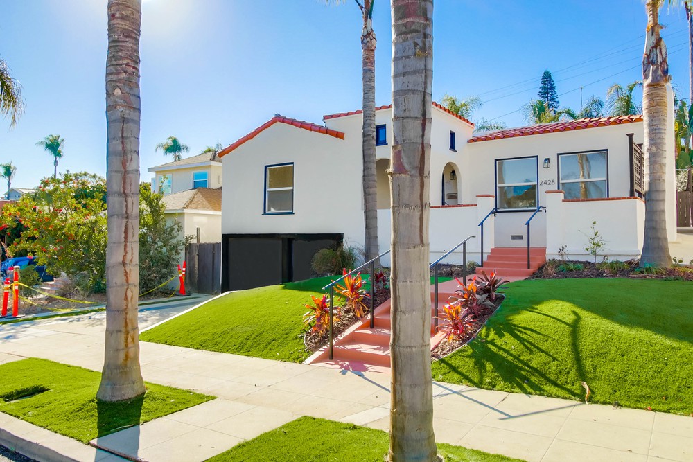 Virtual tour photo 1 of 58 for 2428 33rd St
