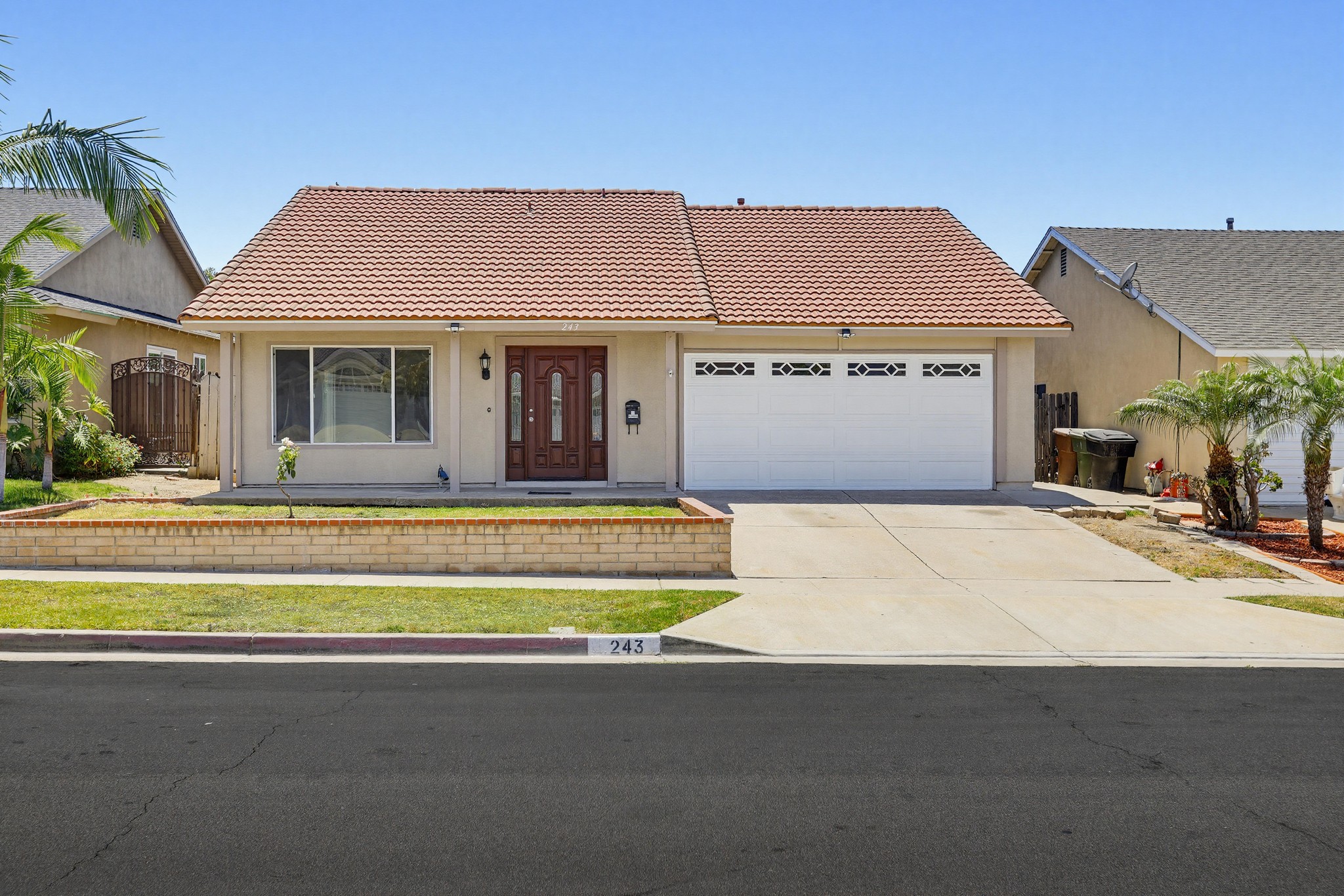 Virtual tour photo 1 of 54 for 243 N Pageant St