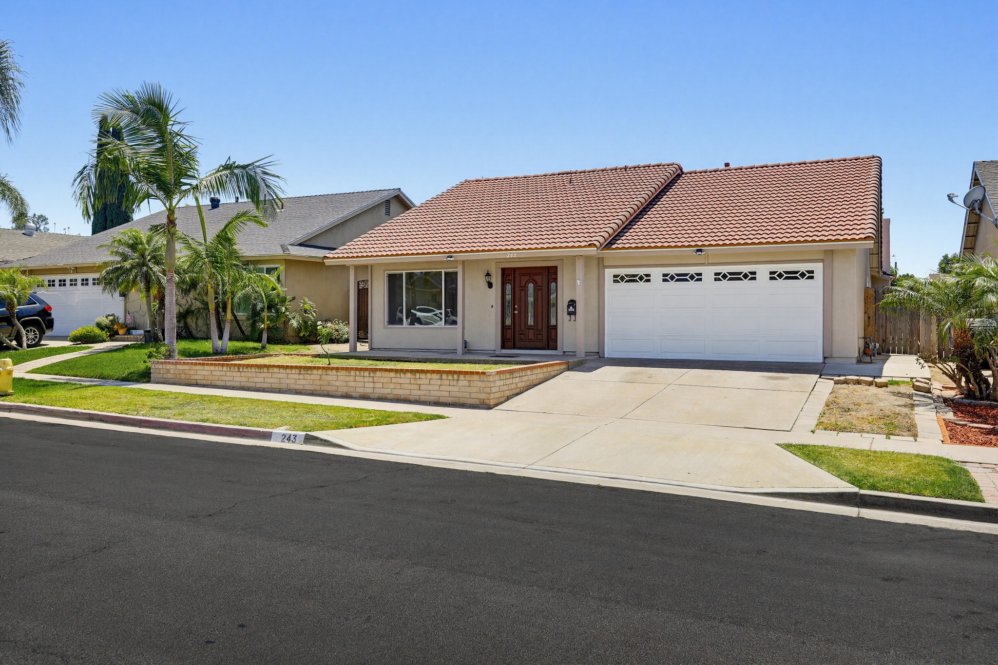 Virtual tour photo 4 of 54 for 243 N Pageant St