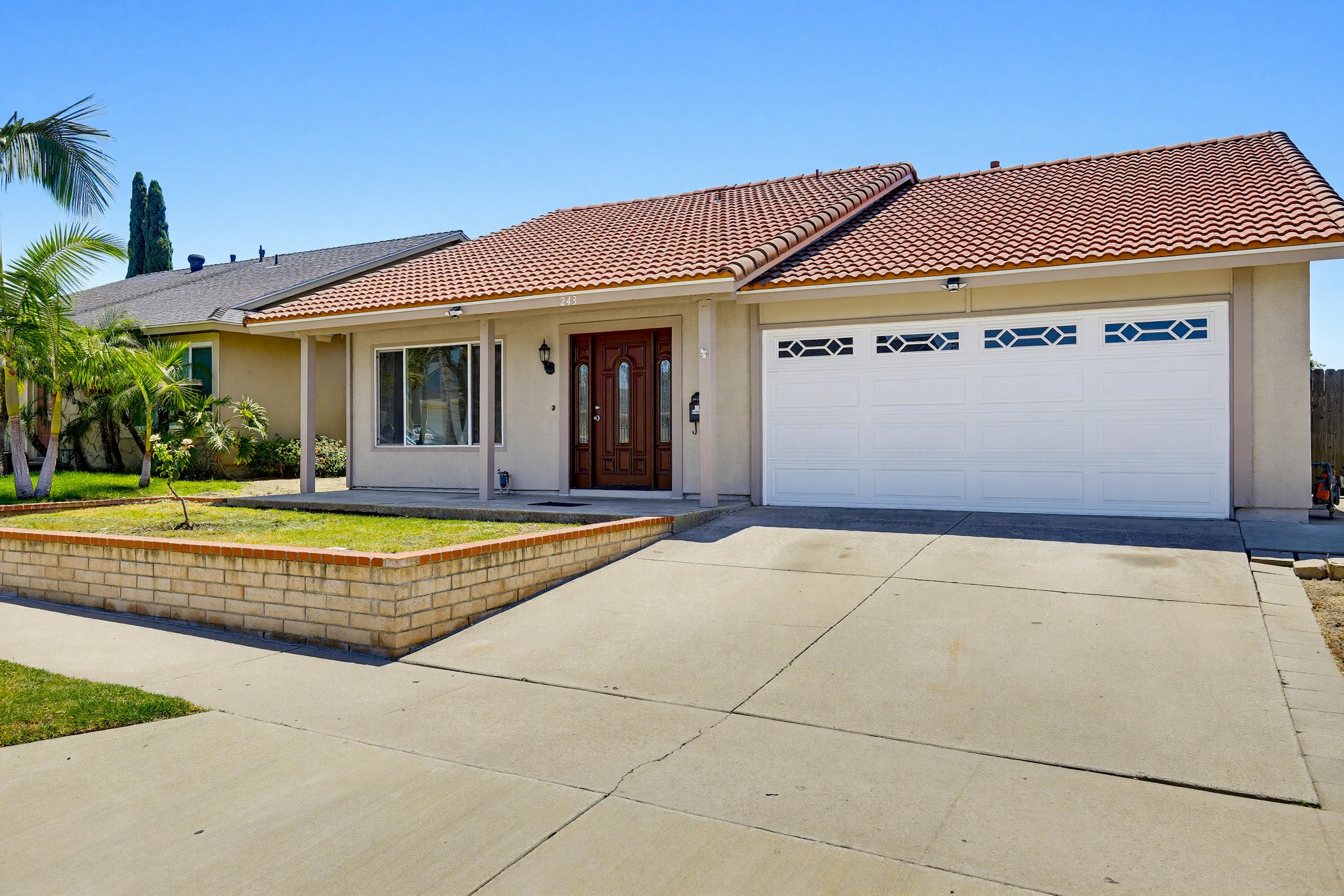 Virtual tour photo 5 of 54 for 243 N Pageant St