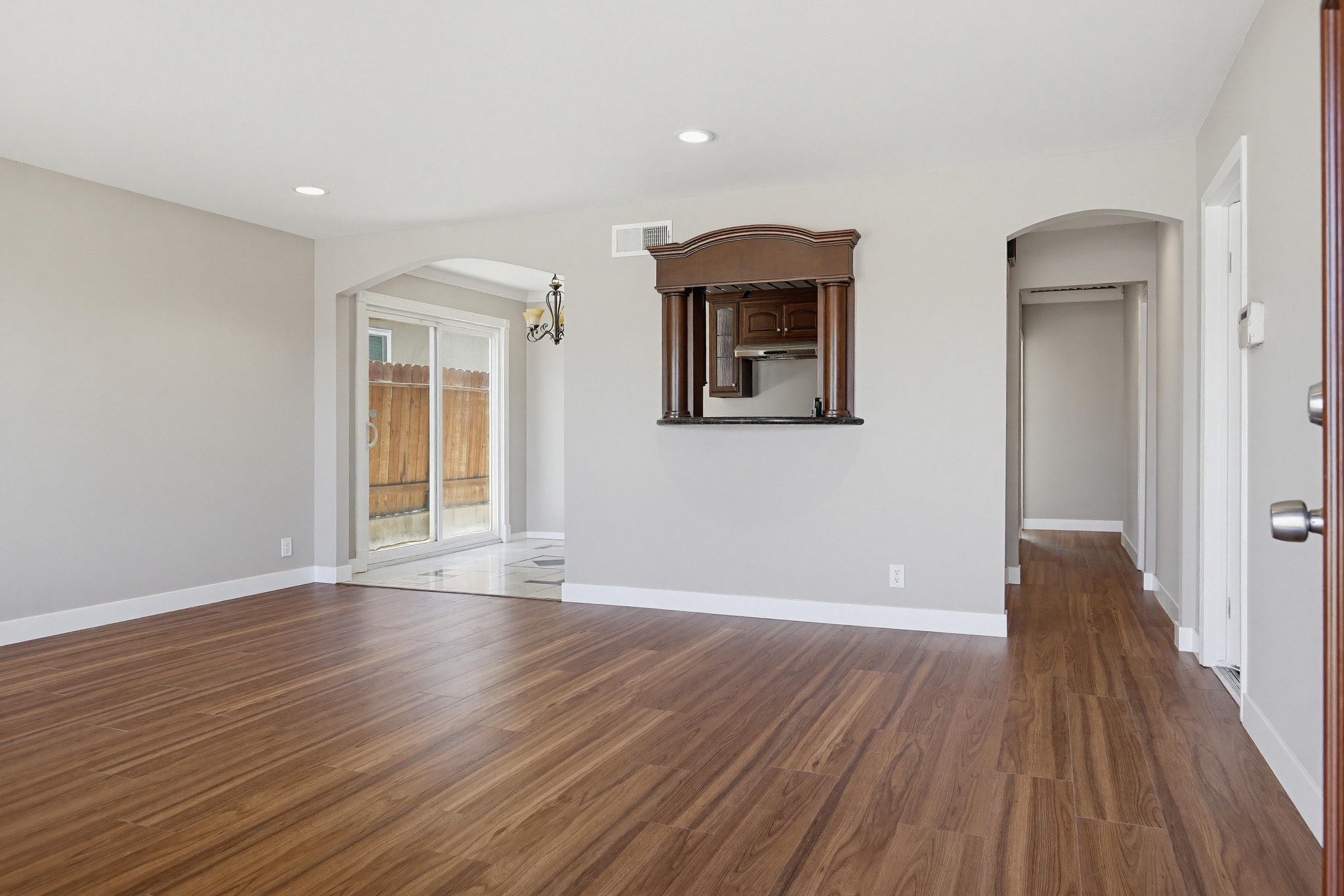 Virtual tour photo 7 of 54 for 243 N Pageant St