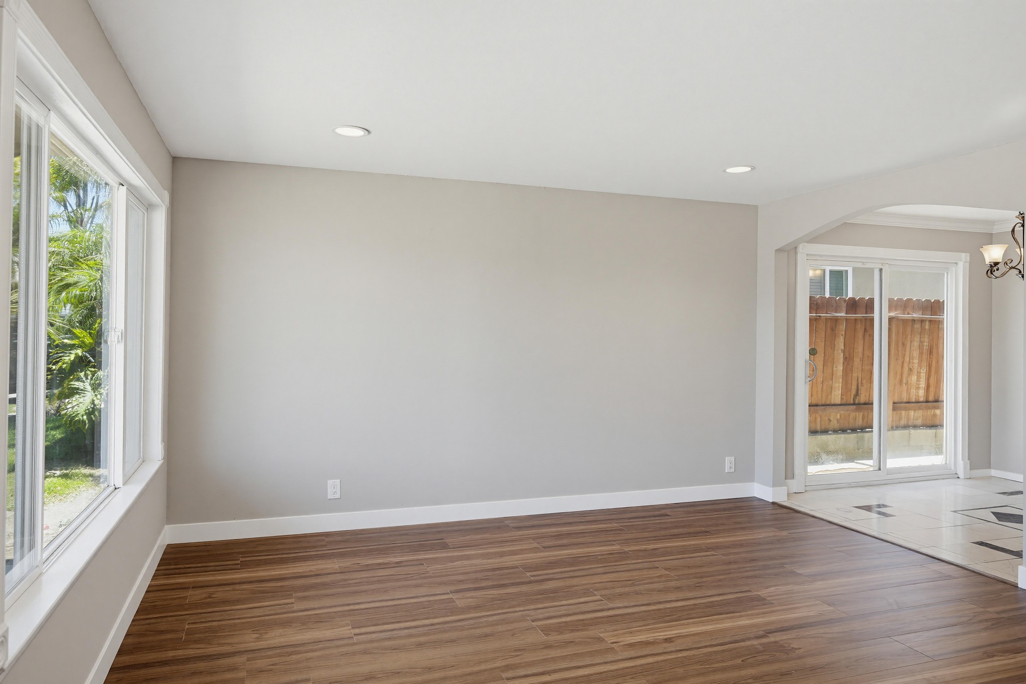 Virtual tour photo 8 of 54 for 243 N Pageant St