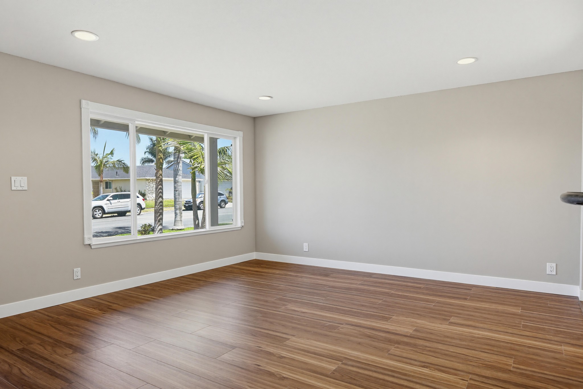 Virtual tour photo 9 of 54 for 243 N Pageant St