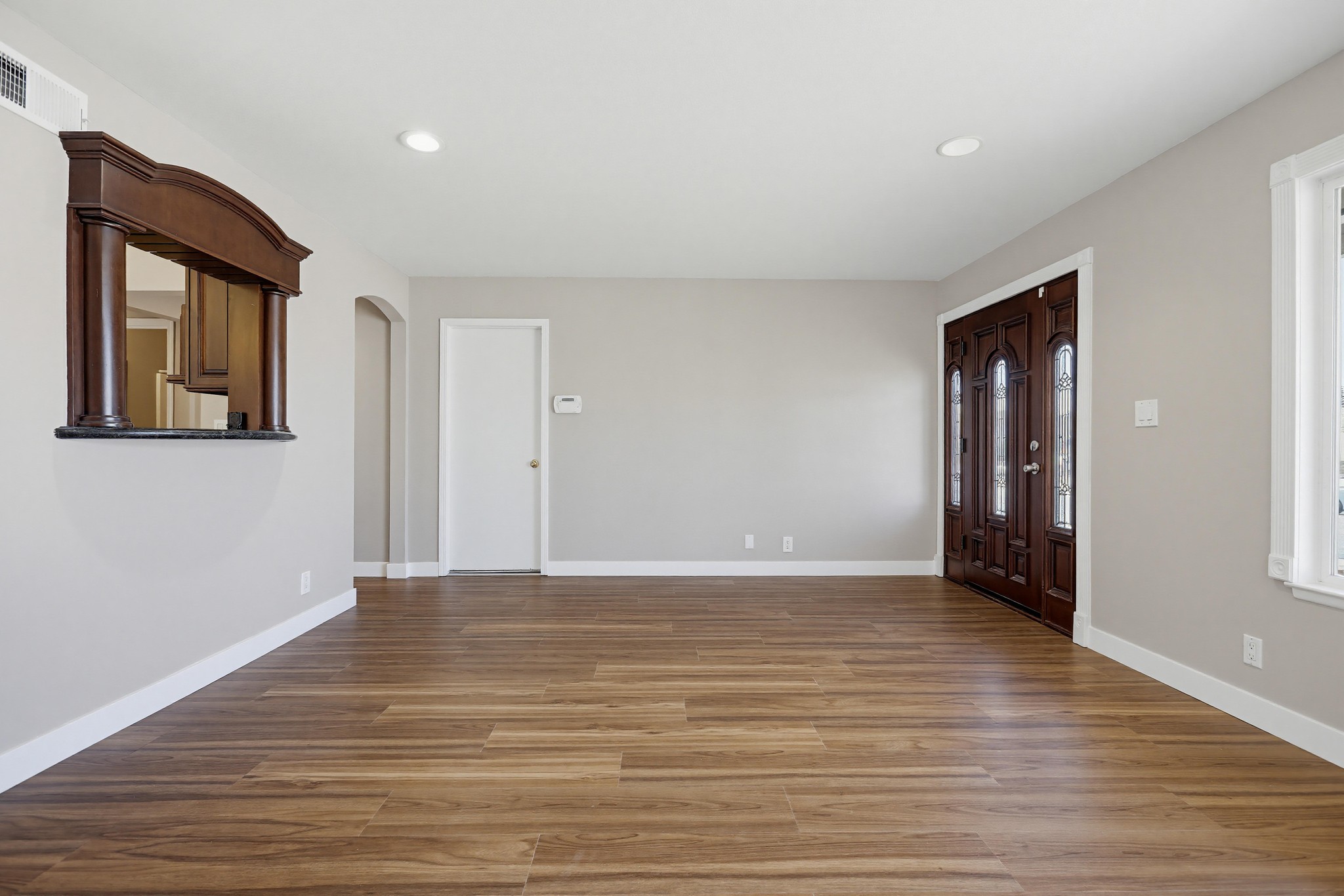 Virtual tour photo 11 of 54 for 243 N Pageant St