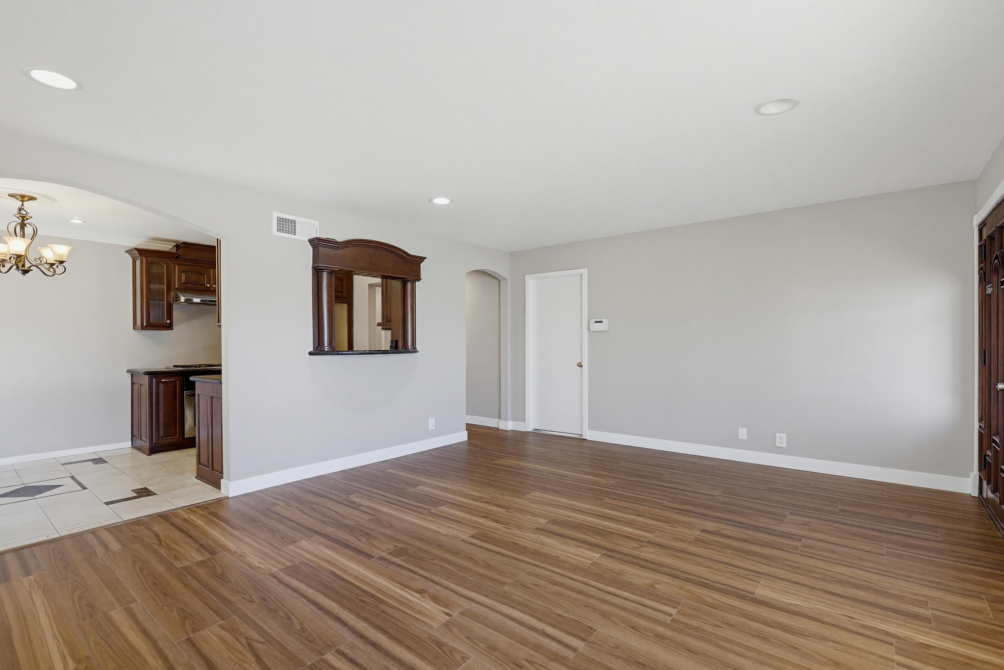 Virtual tour photo 12 of 54 for 243 N Pageant St