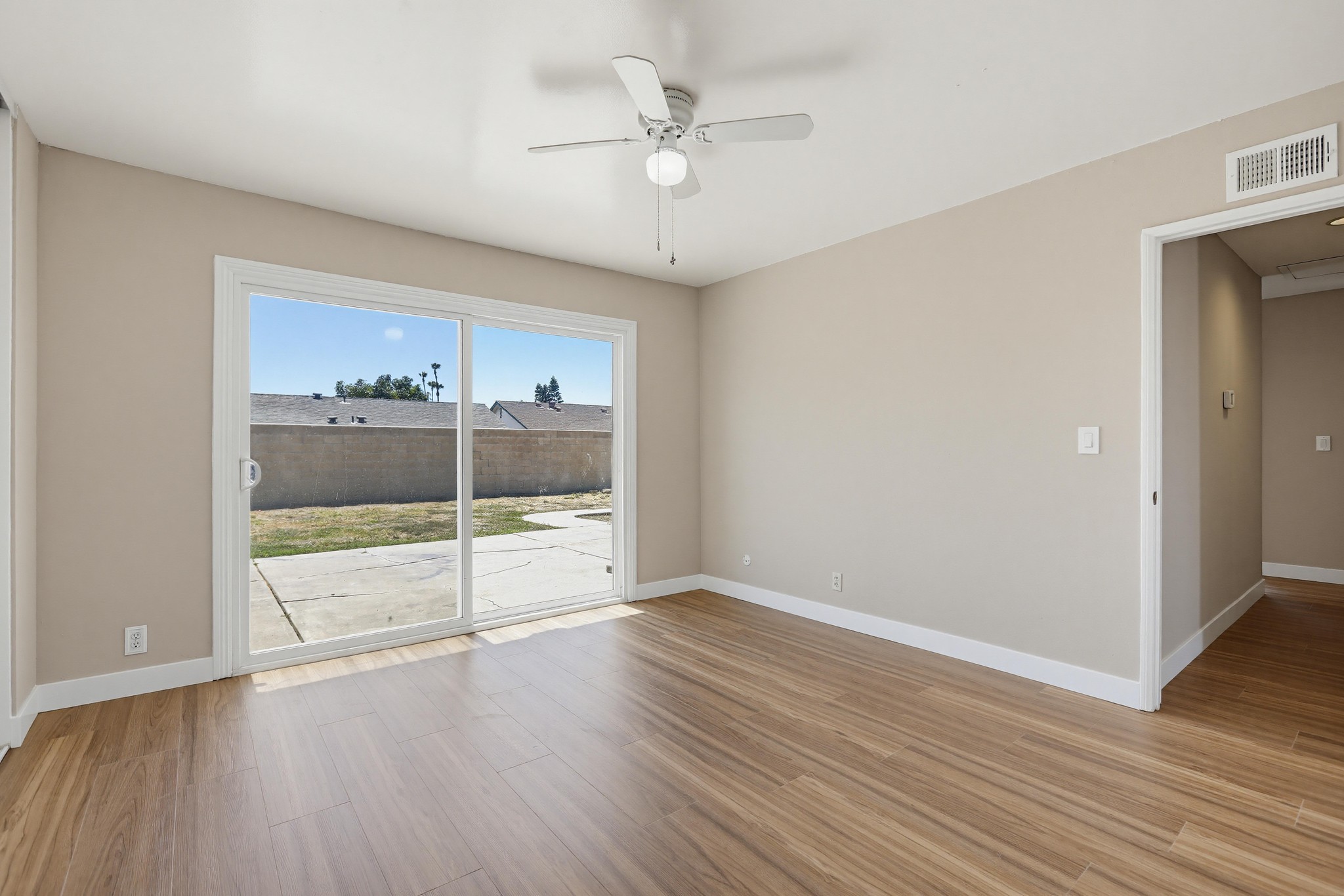 Virtual tour photo 24 of 54 for 243 N Pageant St