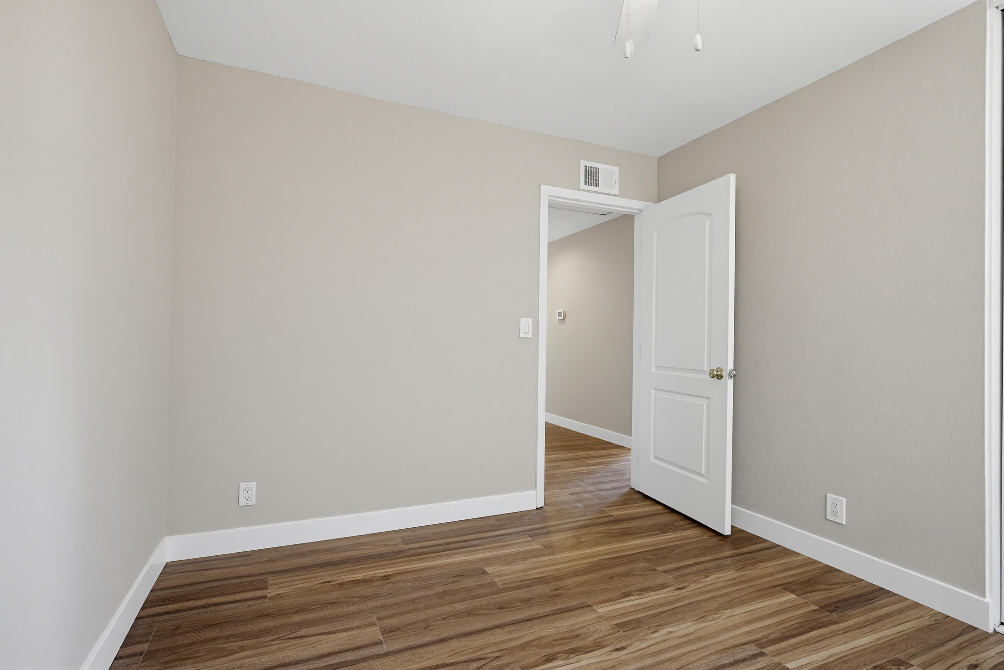 Virtual tour photo 33 of 54 for 243 N Pageant St
