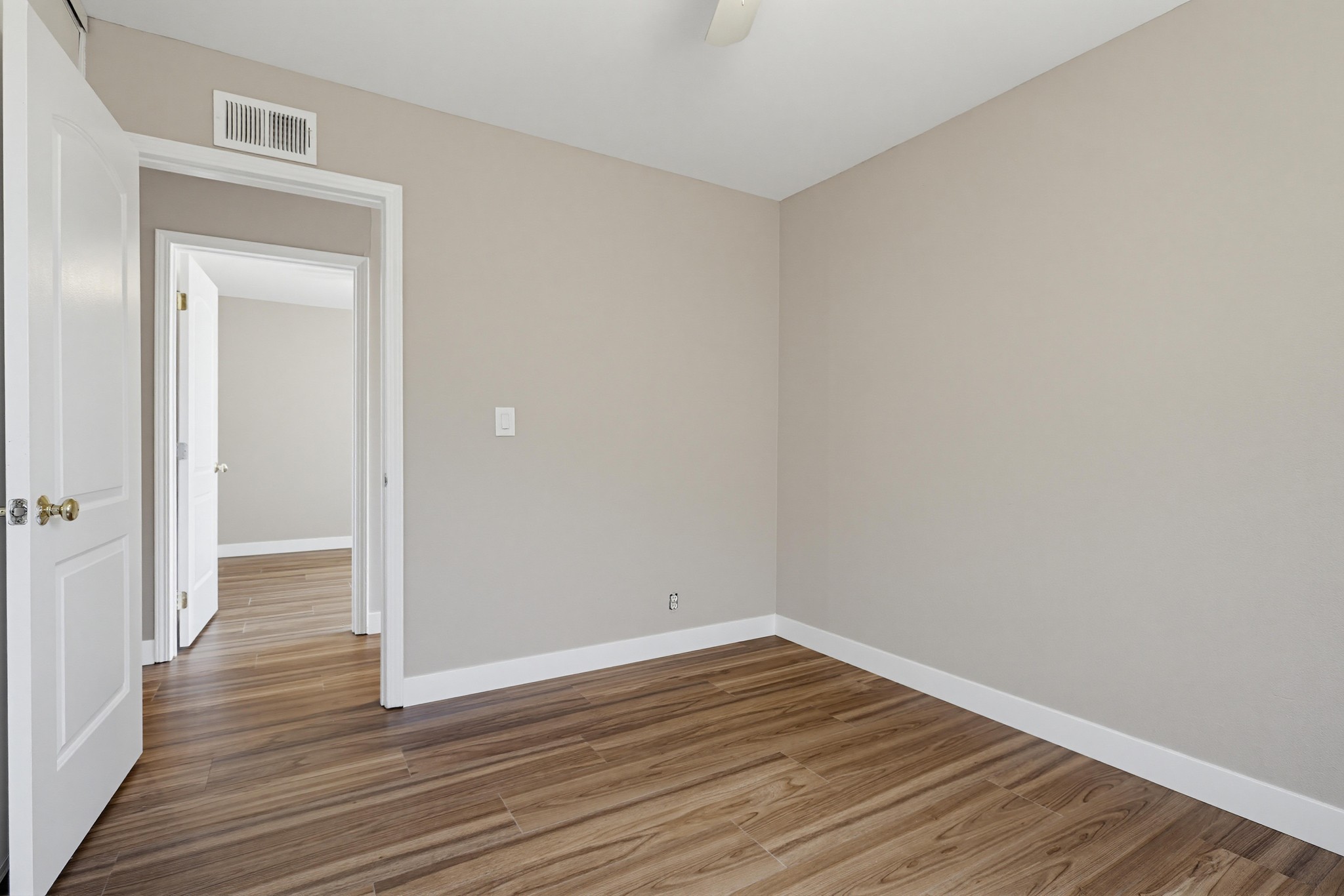 Virtual tour photo 37 of 54 for 243 N Pageant St