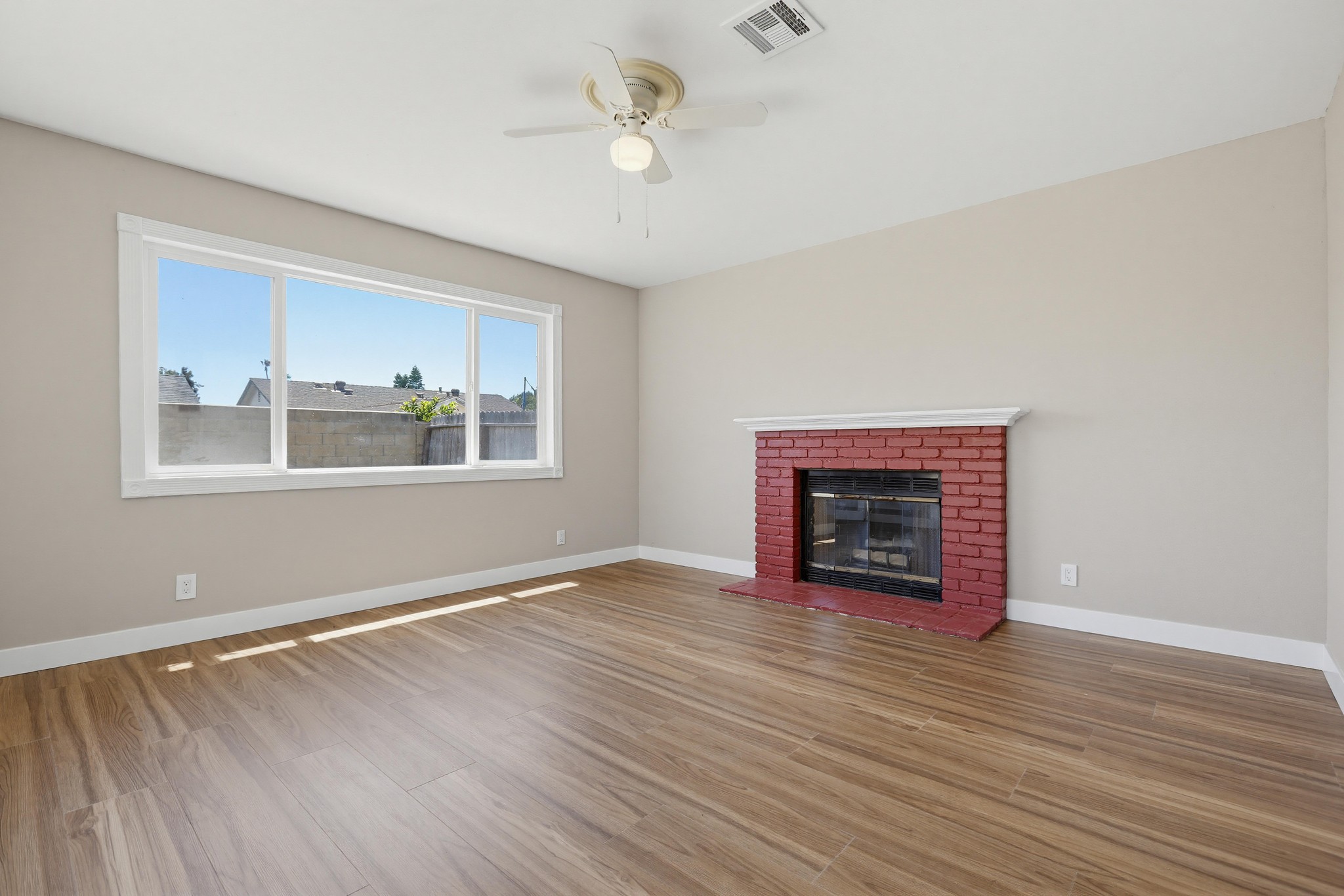 Virtual tour photo 41 of 54 for 243 N Pageant St