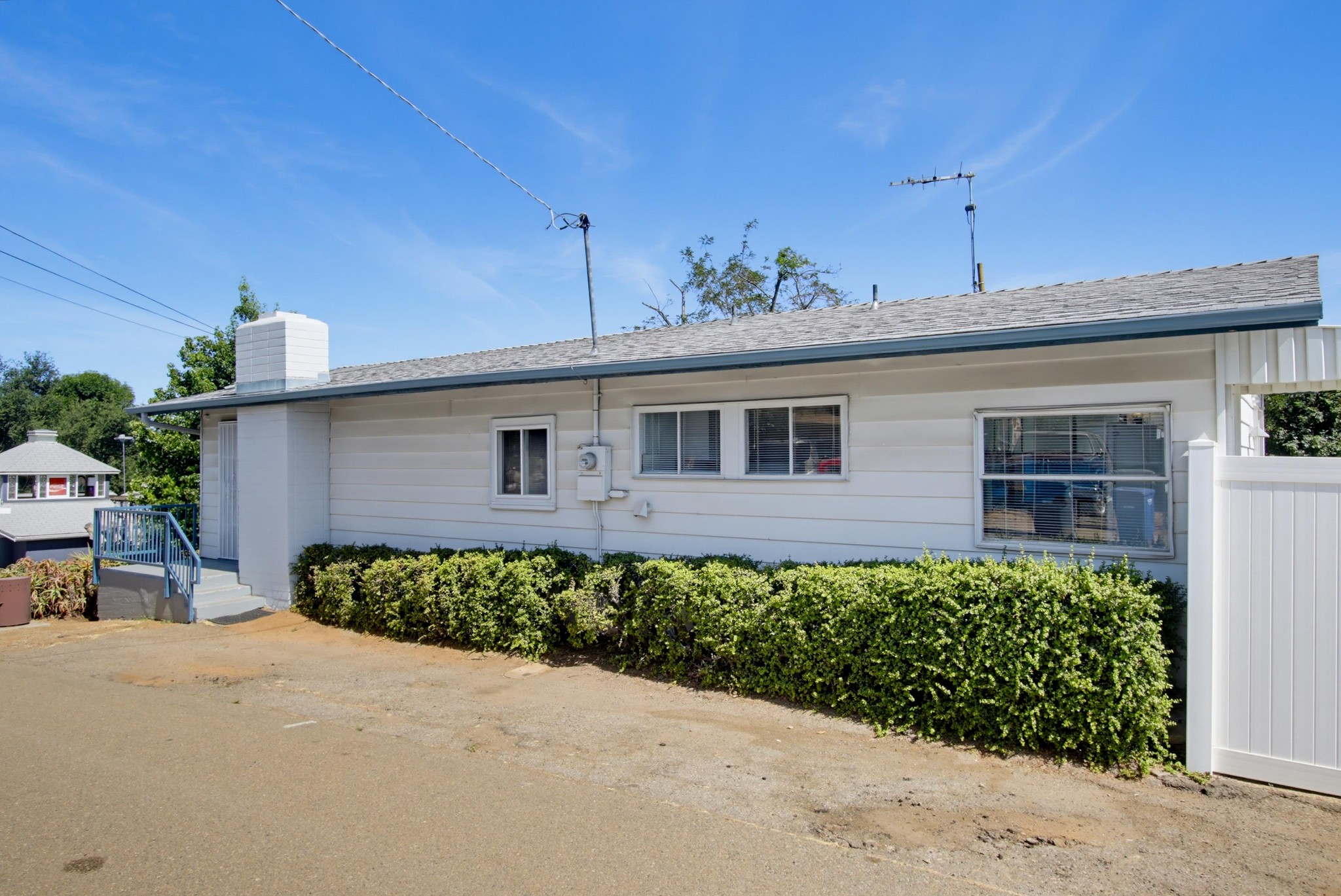 Virtual tour photo 5 of 47 for 243 North Ln