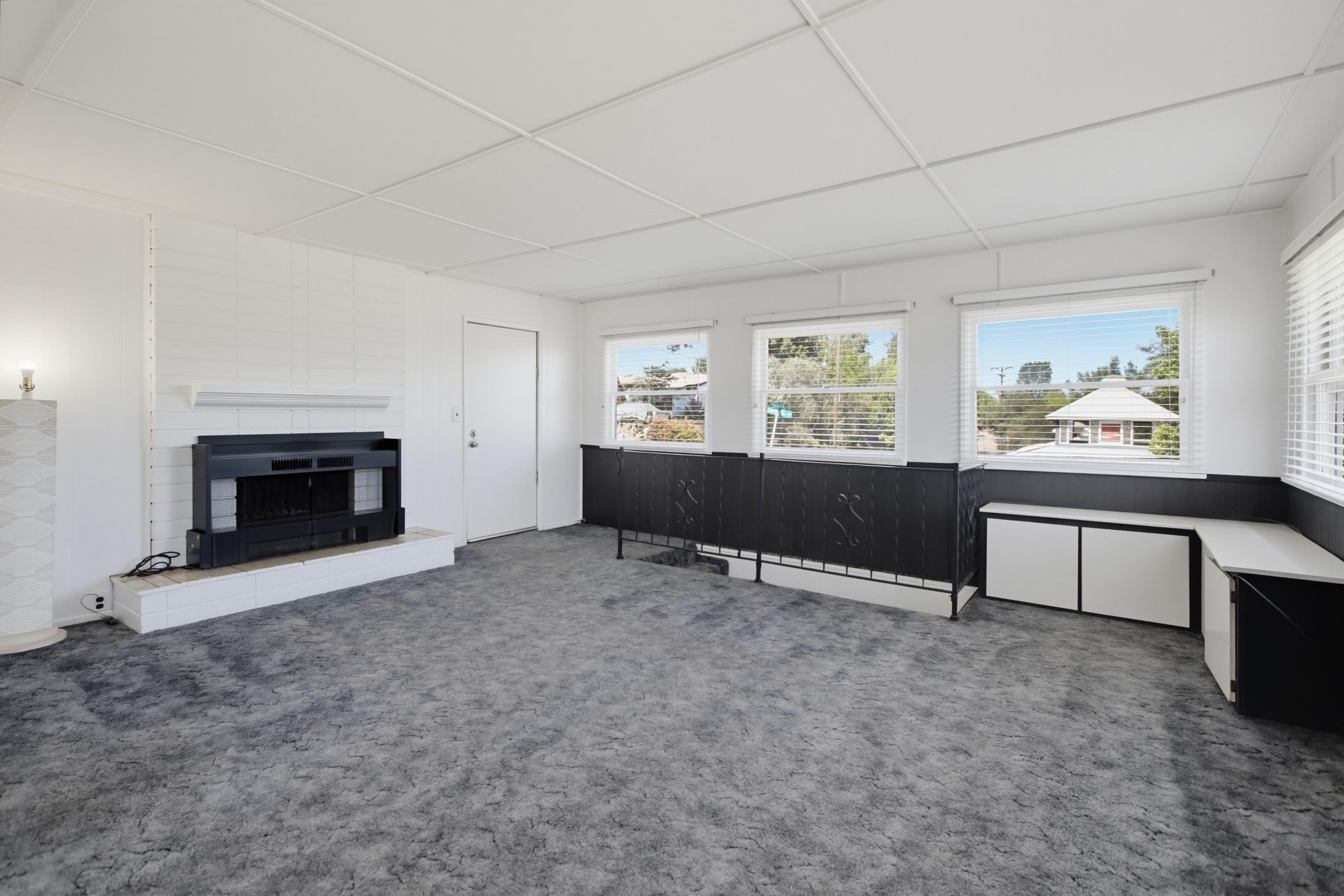 Virtual tour photo 9 of 47 for 243 North Ln