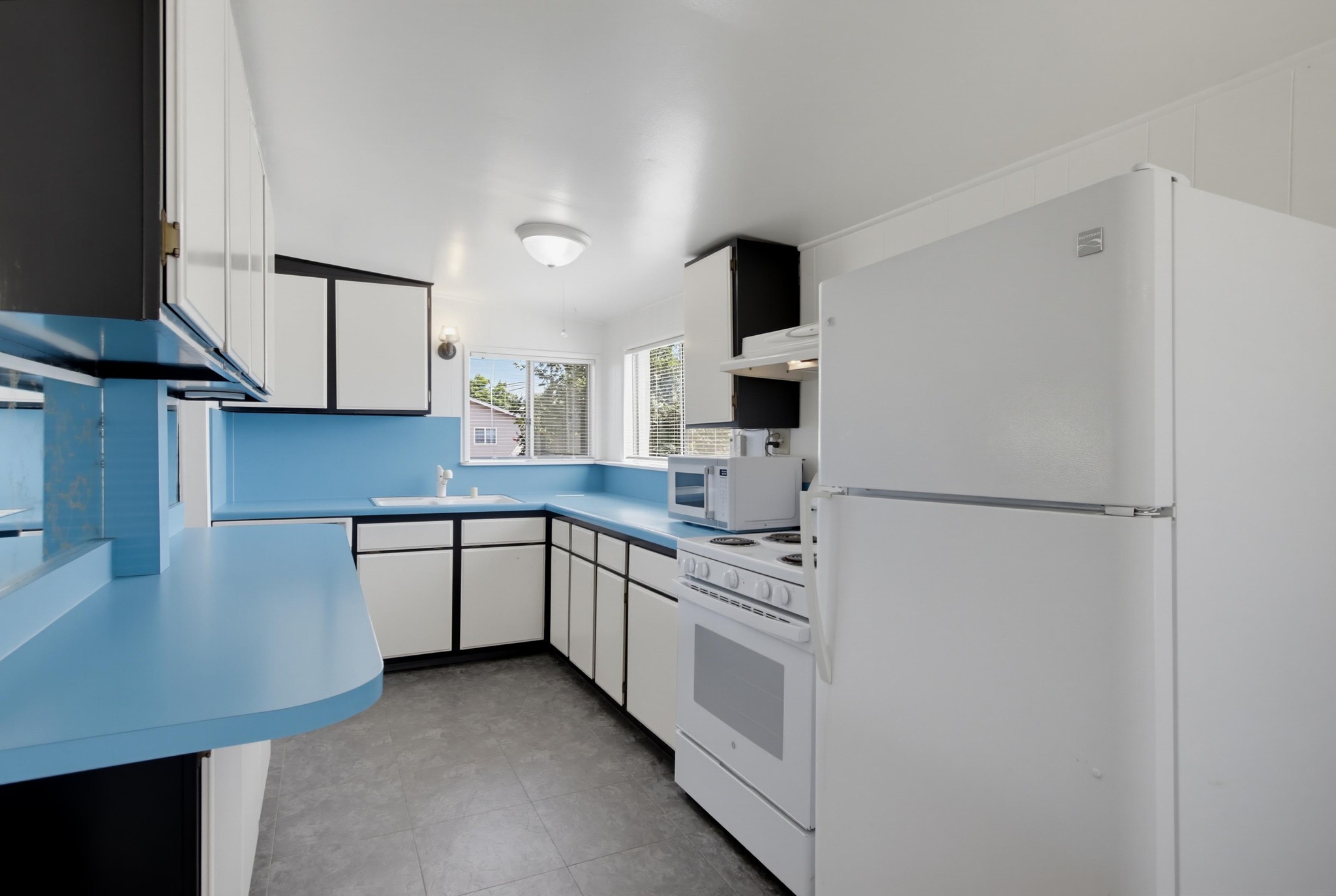 Virtual tour photo 18 of 47 for 243 North Ln